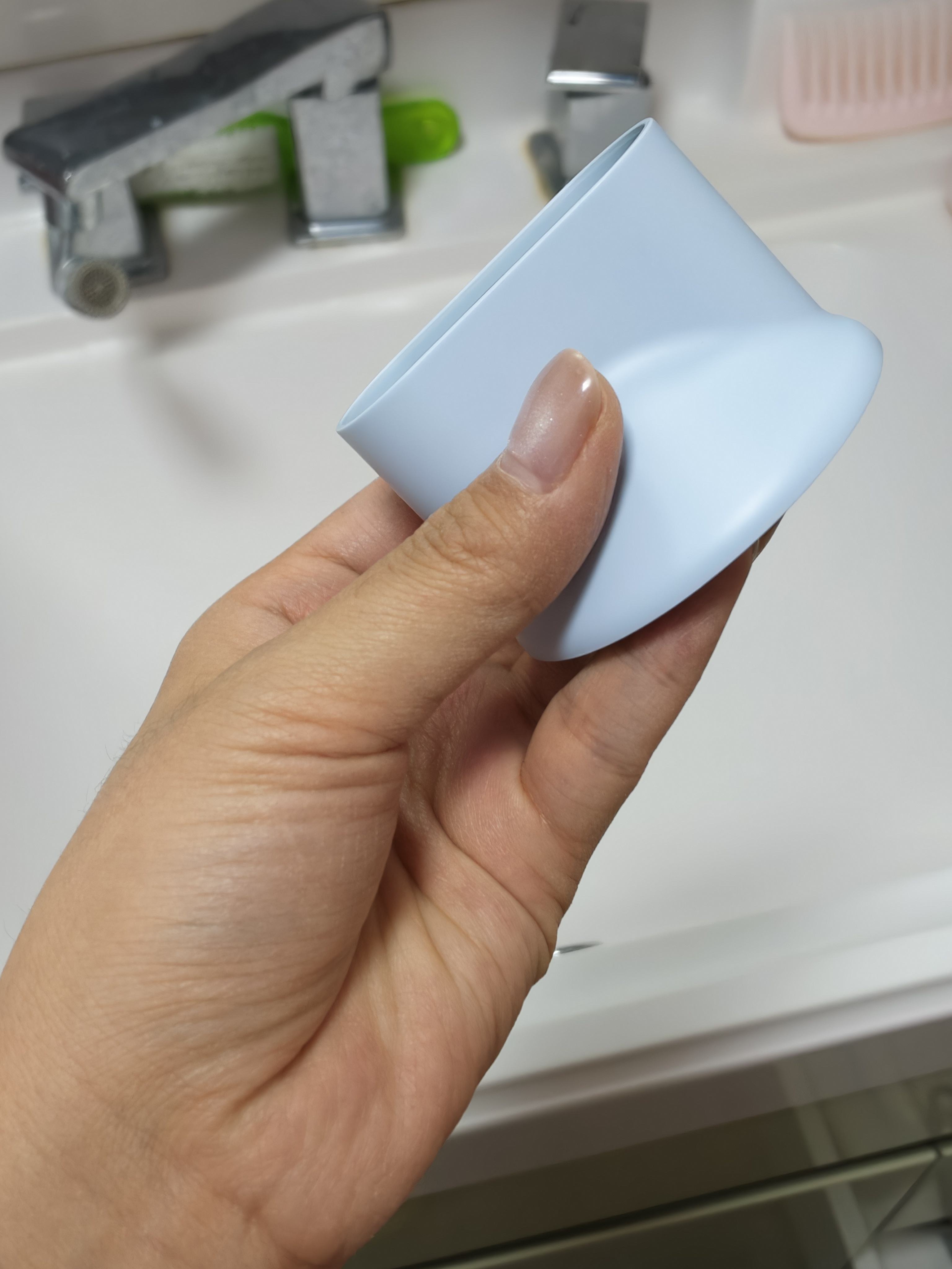 美的（Midea）【晒单返30】高速吹风机新品 66亿等离子护发电吹风家用速干大功率负离子精油润养FG301生日礼物 实拍图