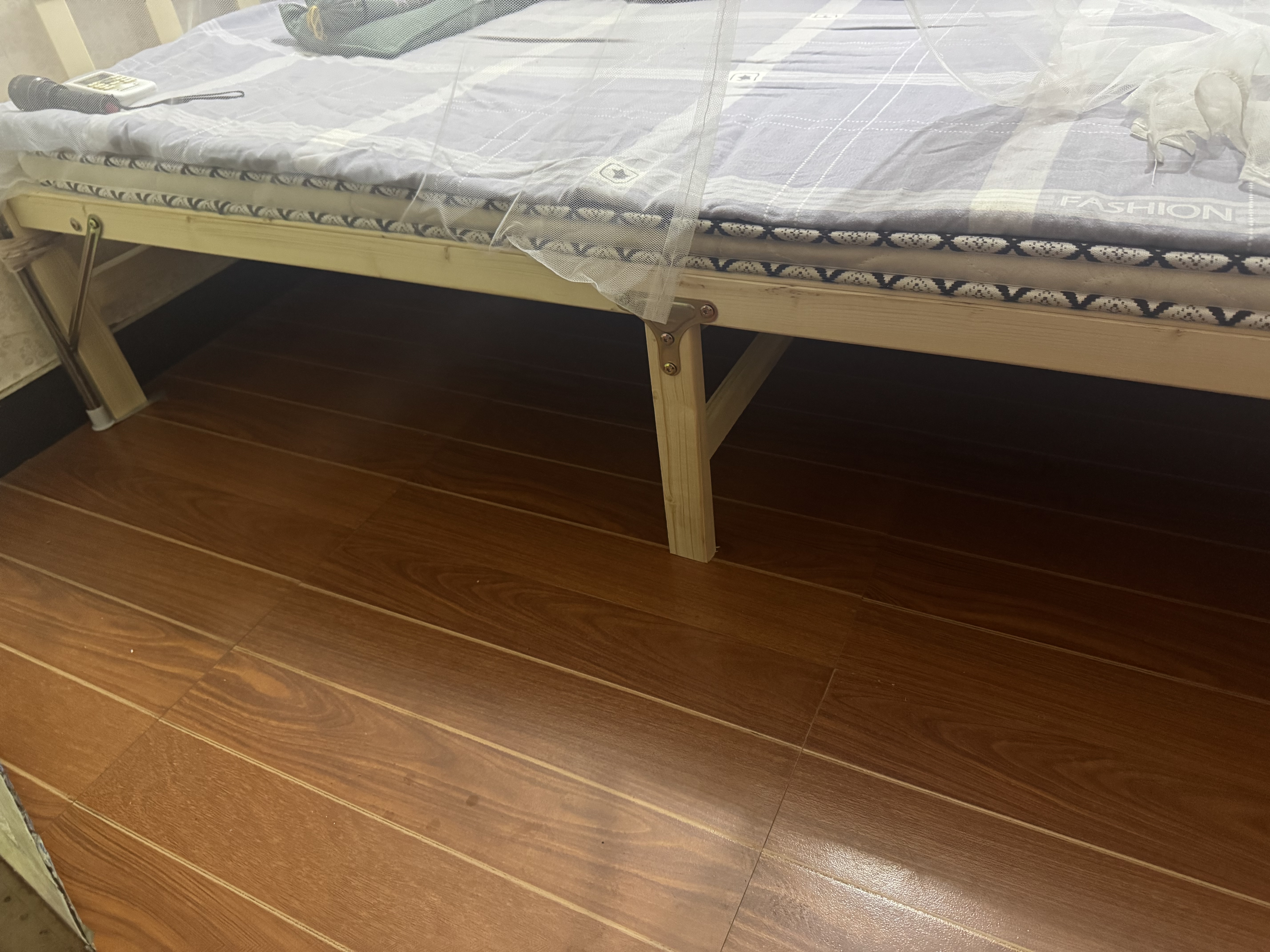 忆恬墨【免安装】折叠床 单人床1.2米实木床午休午睡床简易折叠硬板床 免安装加粗加厚单床 150cm宽*196cm长 实拍图