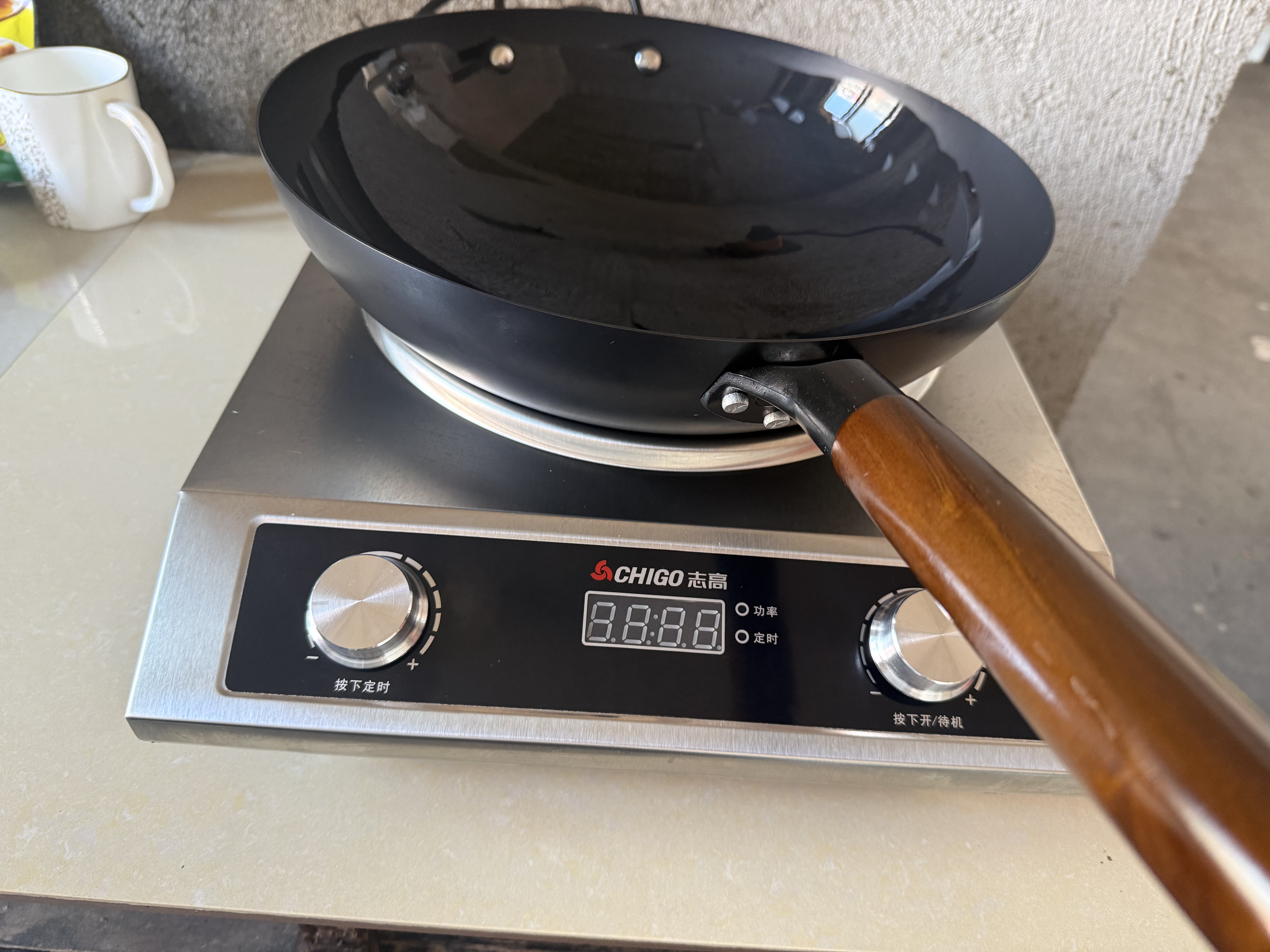 志高（CHIGO）商用电磁炉3500W大功率电磁炉凹面电磁炉猛火爆炒炉电池炉电磁灶电炒炉大锅灶炒菜炉 不锈钢款丨3500W丨旋钮凹面 G358 实拍图