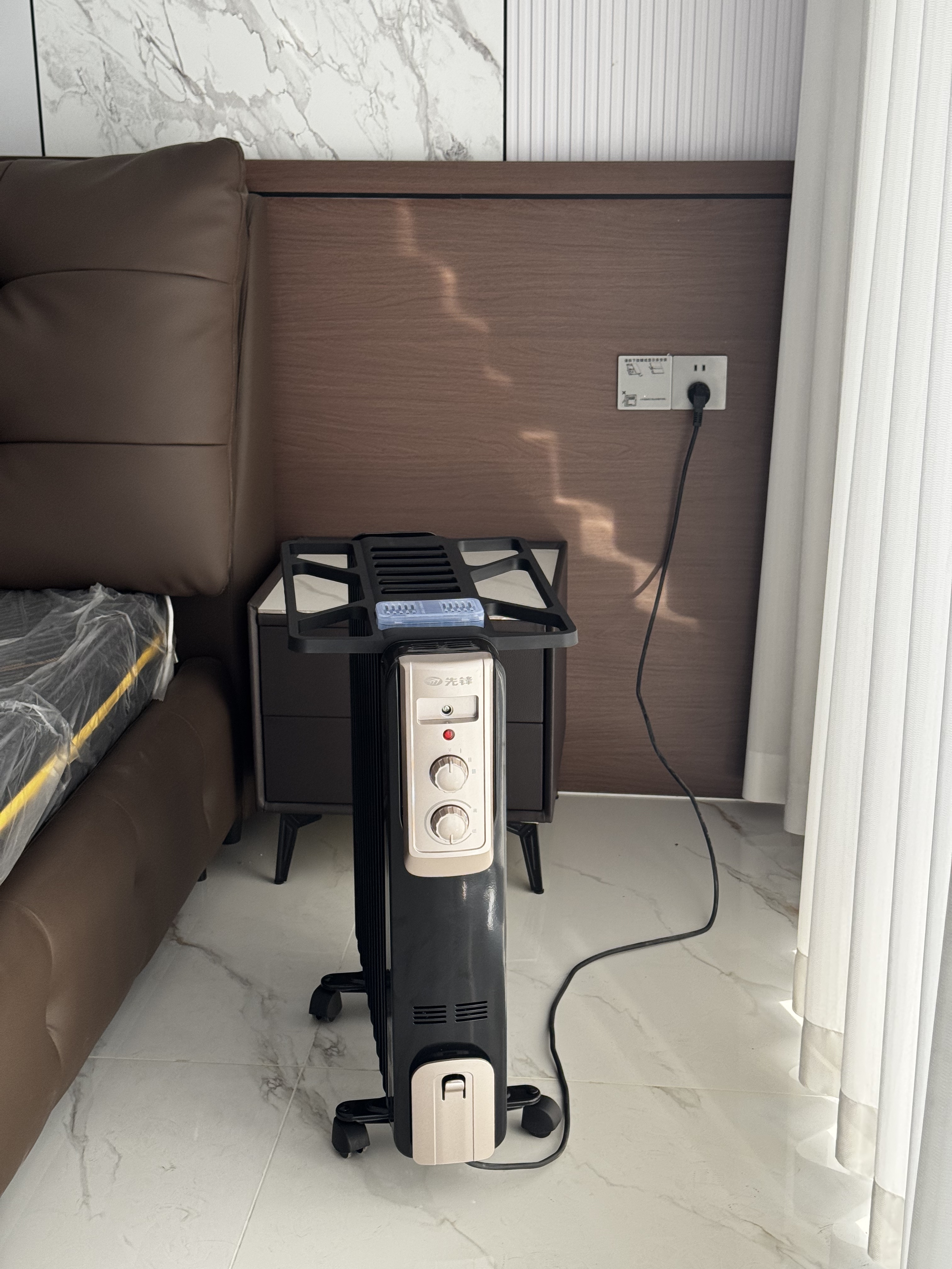 先锋石墨烯取暖器电暖器电暖气片家用电热油汀13片全屋升温智能恒温低噪节能烘衣加湿DYT-Z2 实拍图