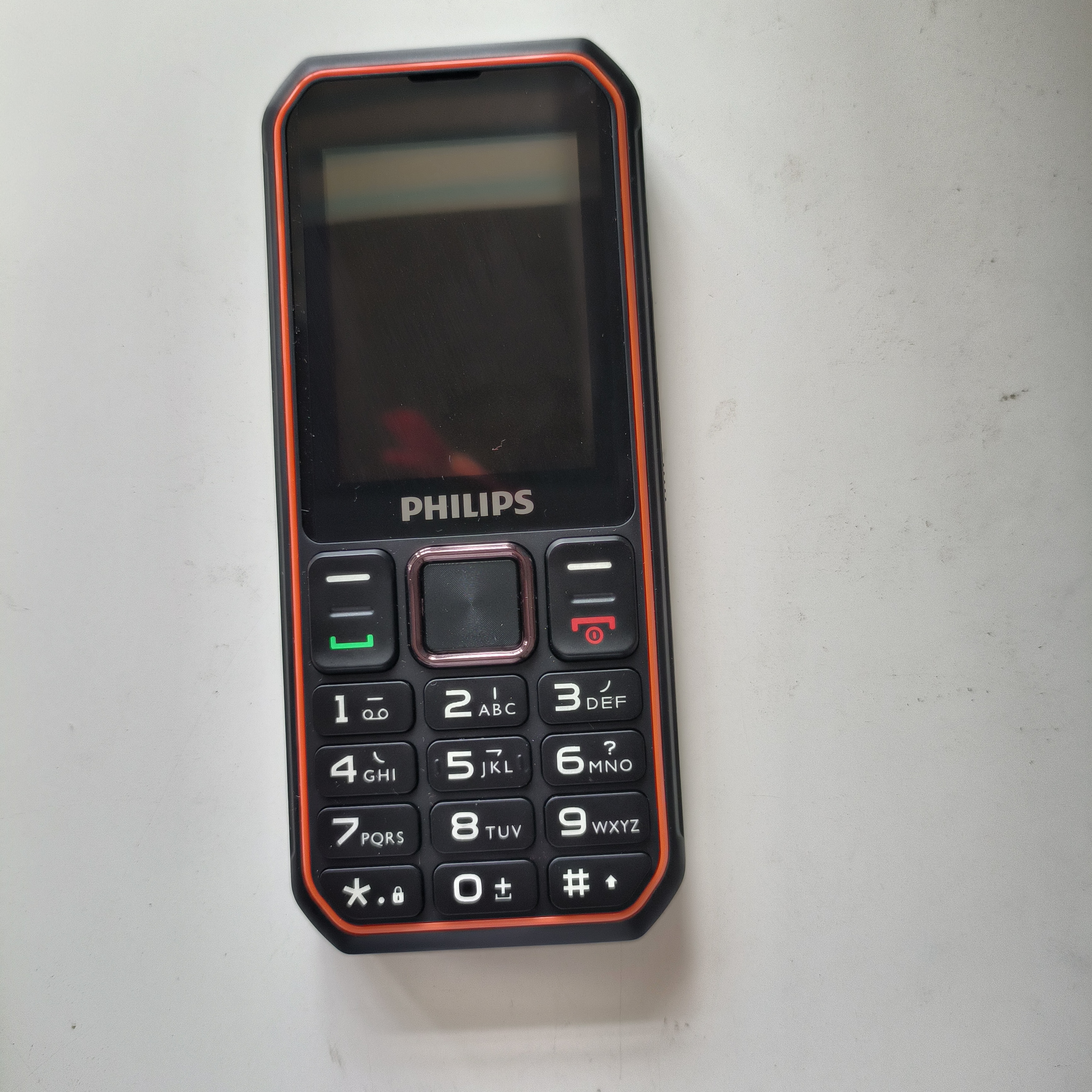 飞利浦（PHILIPS）E588L 全网通4G老年人手机 大声音超长待机大屏大字体直板按键老人专用手机学生备用功能机 尊享黑 实拍图