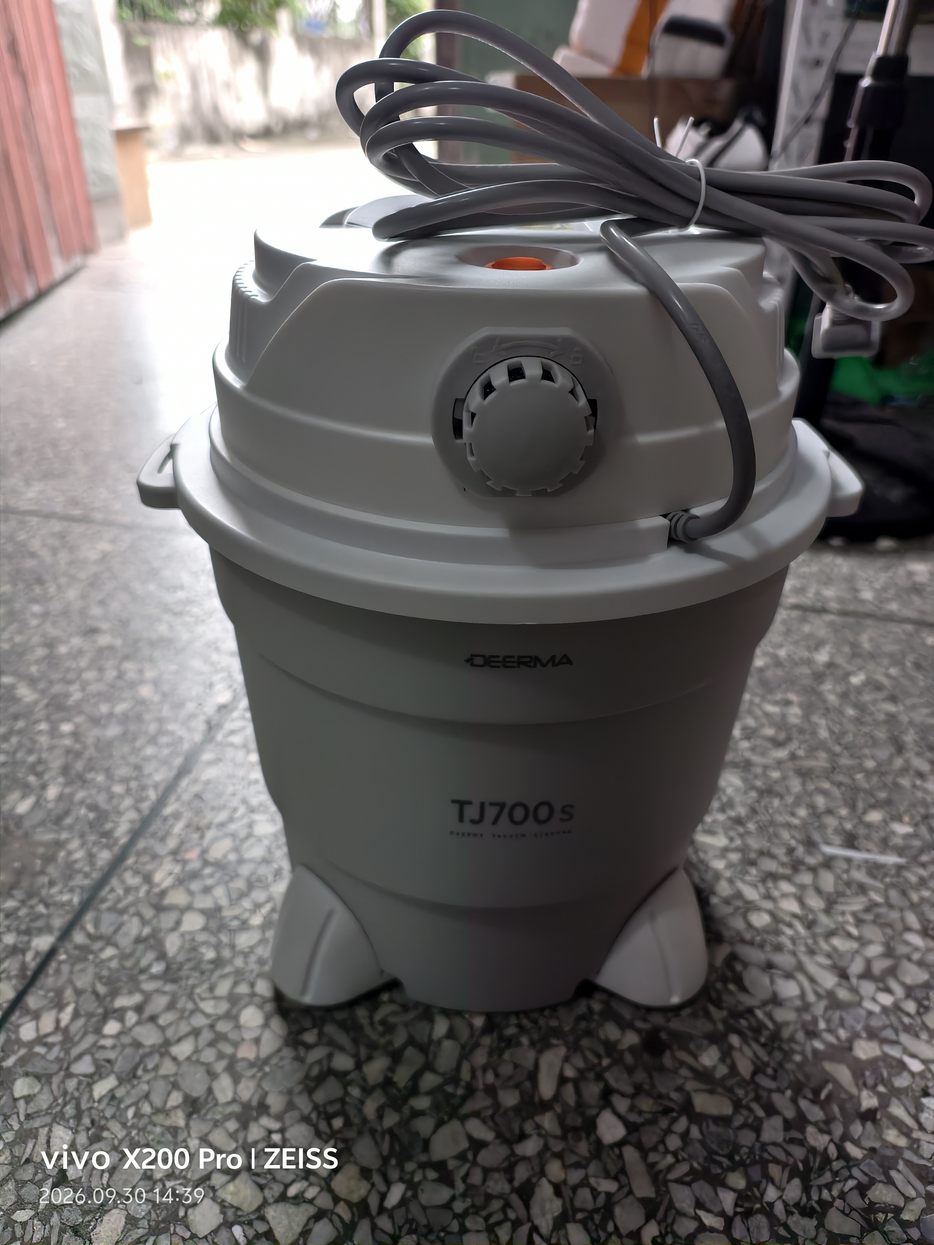 德尔玛（Deerma）【返50E卡到手102元】TJ700S 桶式吸尘器 开荒装修院子吹灰 家用商用 1200W大功率 3用吸头 实拍图