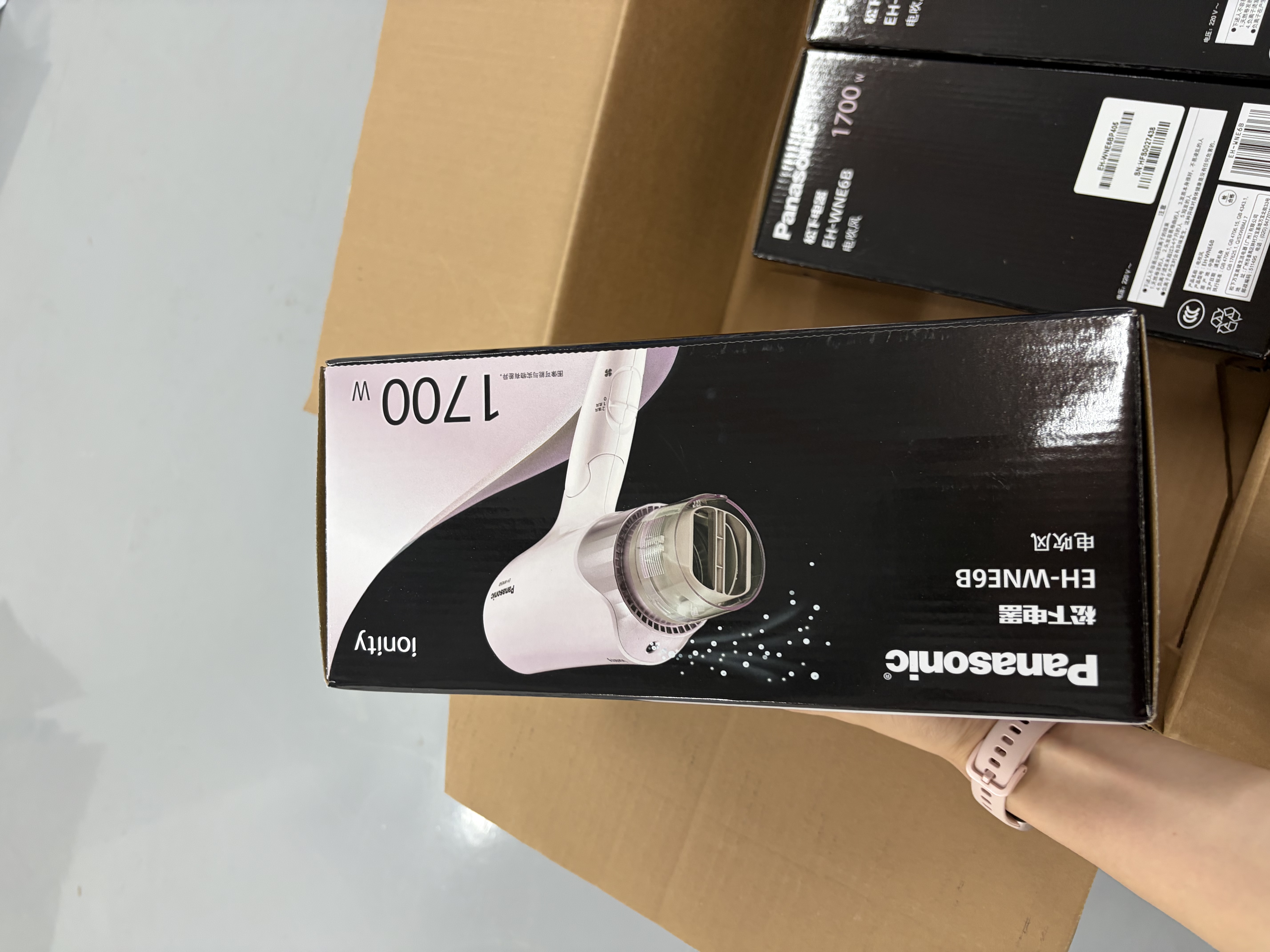 松下（Panasonic）【护发看得见】负离子电吹风机筒高速大功率不伤发家用低噪速干护发粉色EH-WNE6B 实拍图