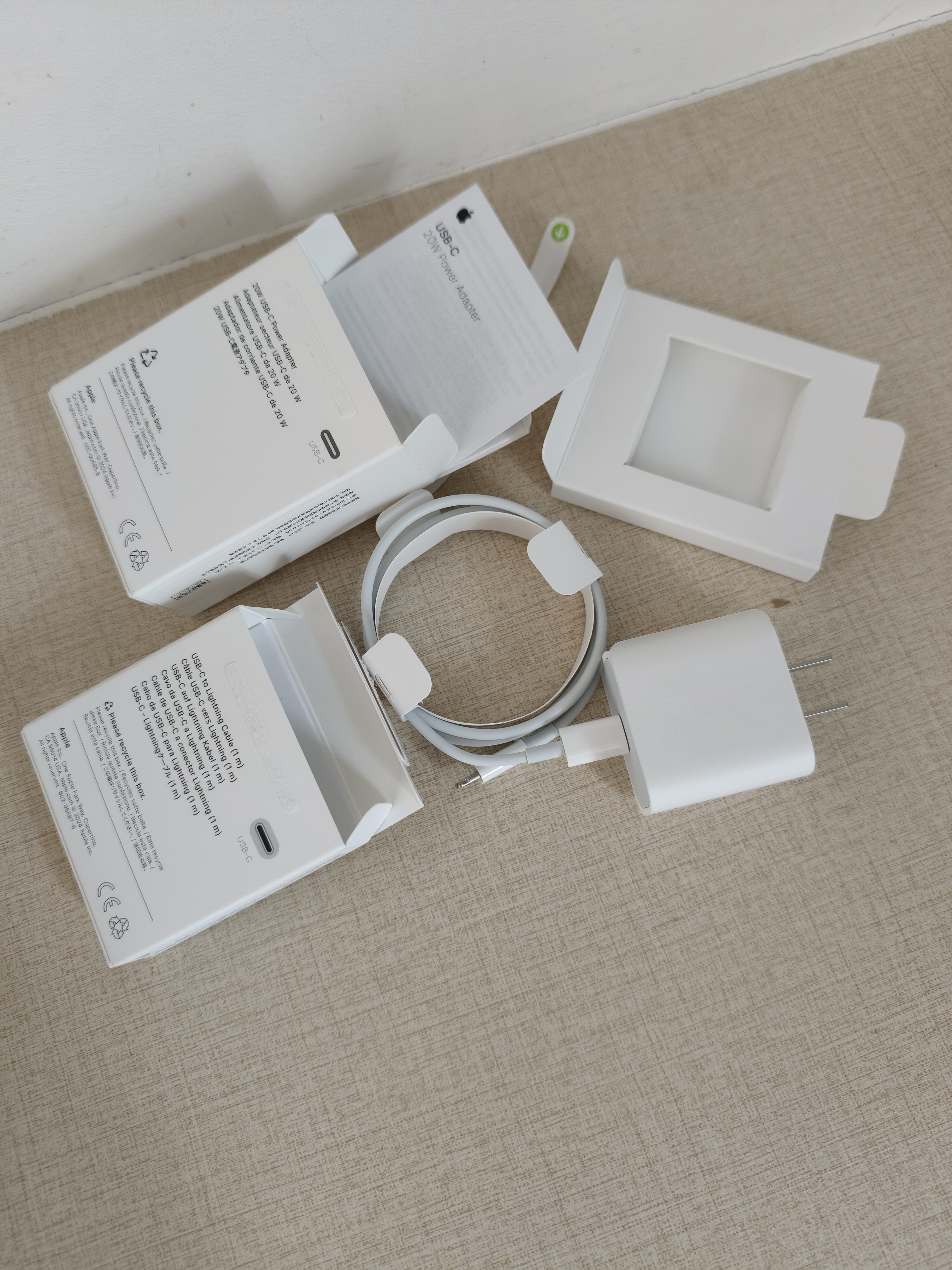 Apple/苹果 type-c转lightning闪电充电线-1米 手机数据线 旗舰店原装苹果iPhone 14 Pro Max快充线 实拍图