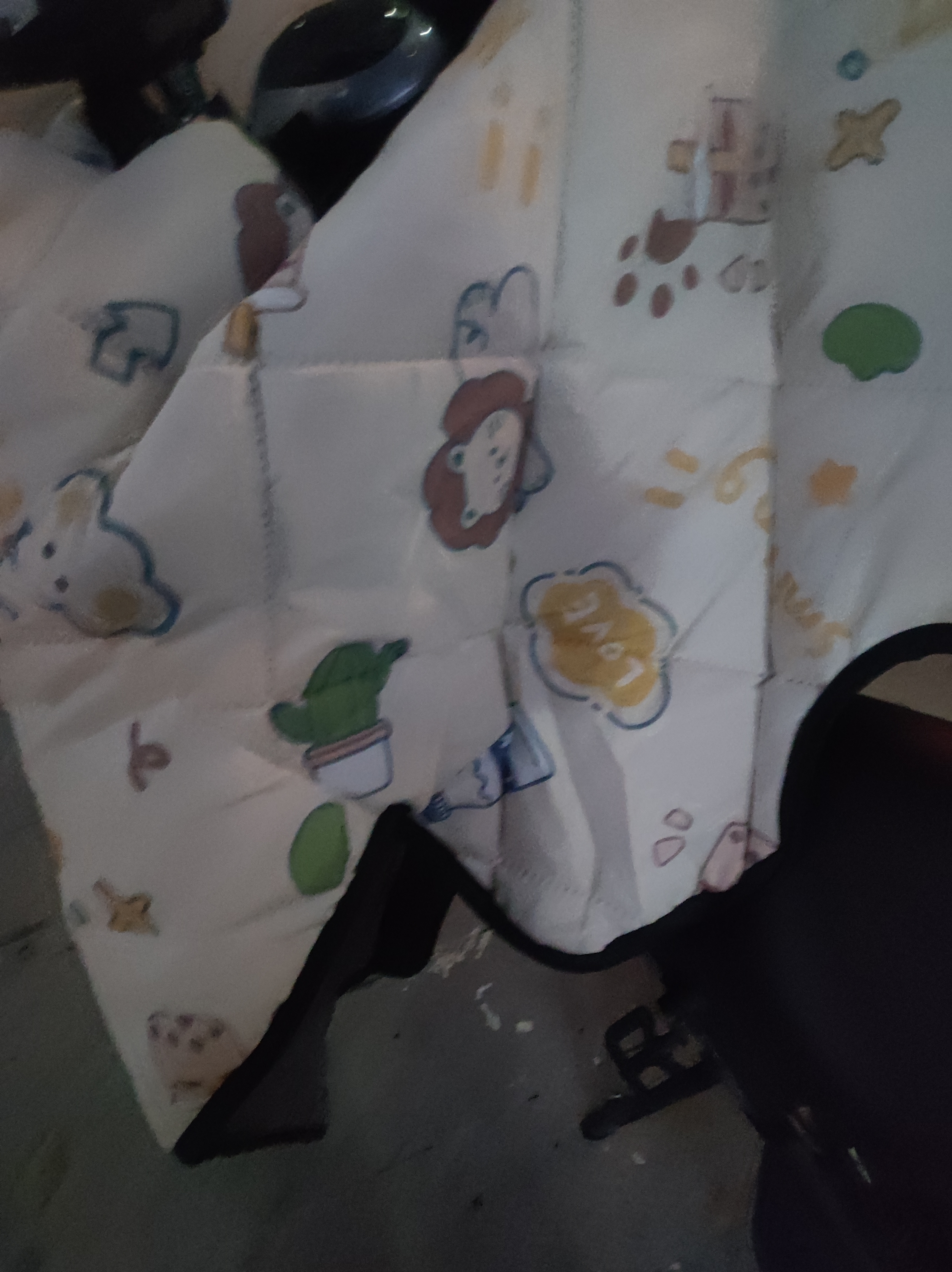 火炬人 电动车挡风被防寒保暖男女秋冬季加厚电瓶车挡风被摩托车防风罩 米白（狮子乐园）带侧翼加厚加绒+口袋 实拍图