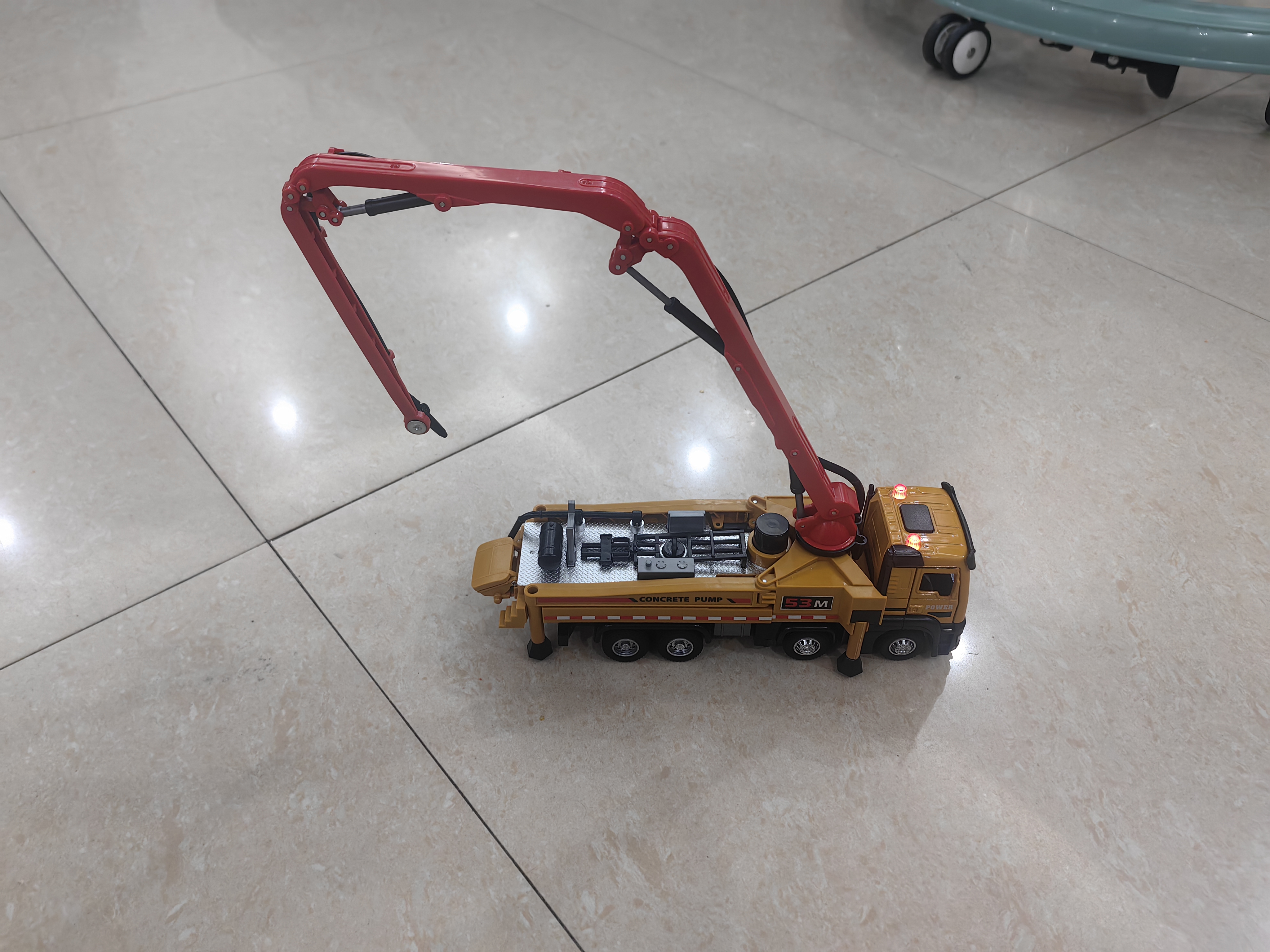 妈宝孖宝水泥泵车玩具混凝土搅拌工程罐车合金小汽车儿童可开门3-6岁2男孩 实拍图