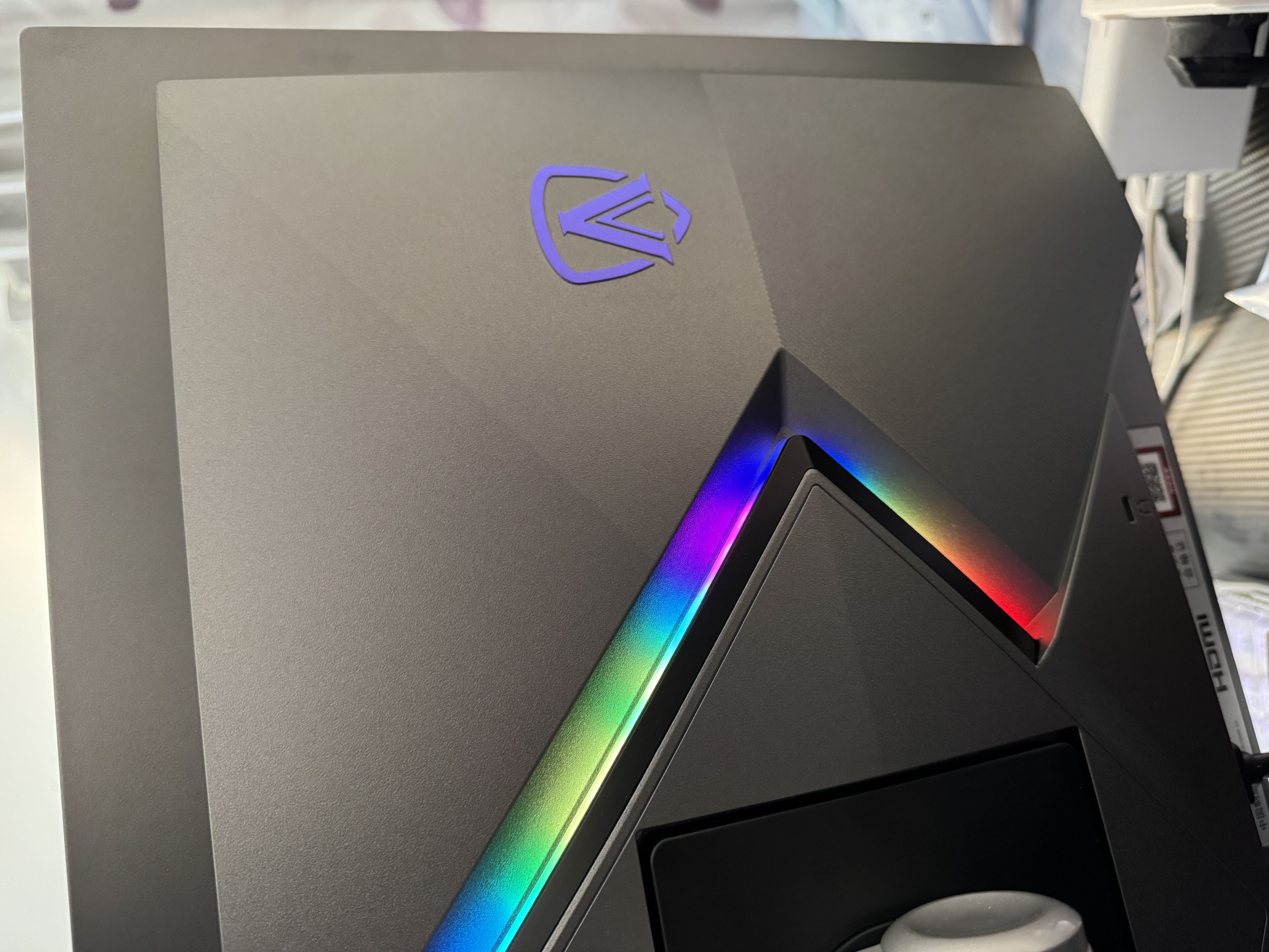AOC爱攻 昊天Pro 27英寸四代WOLED 2K540Hz双模HD 720Hz 10Bit 0.02ms DP2.1 FPS游戏显示器AGP277QKD 实拍图