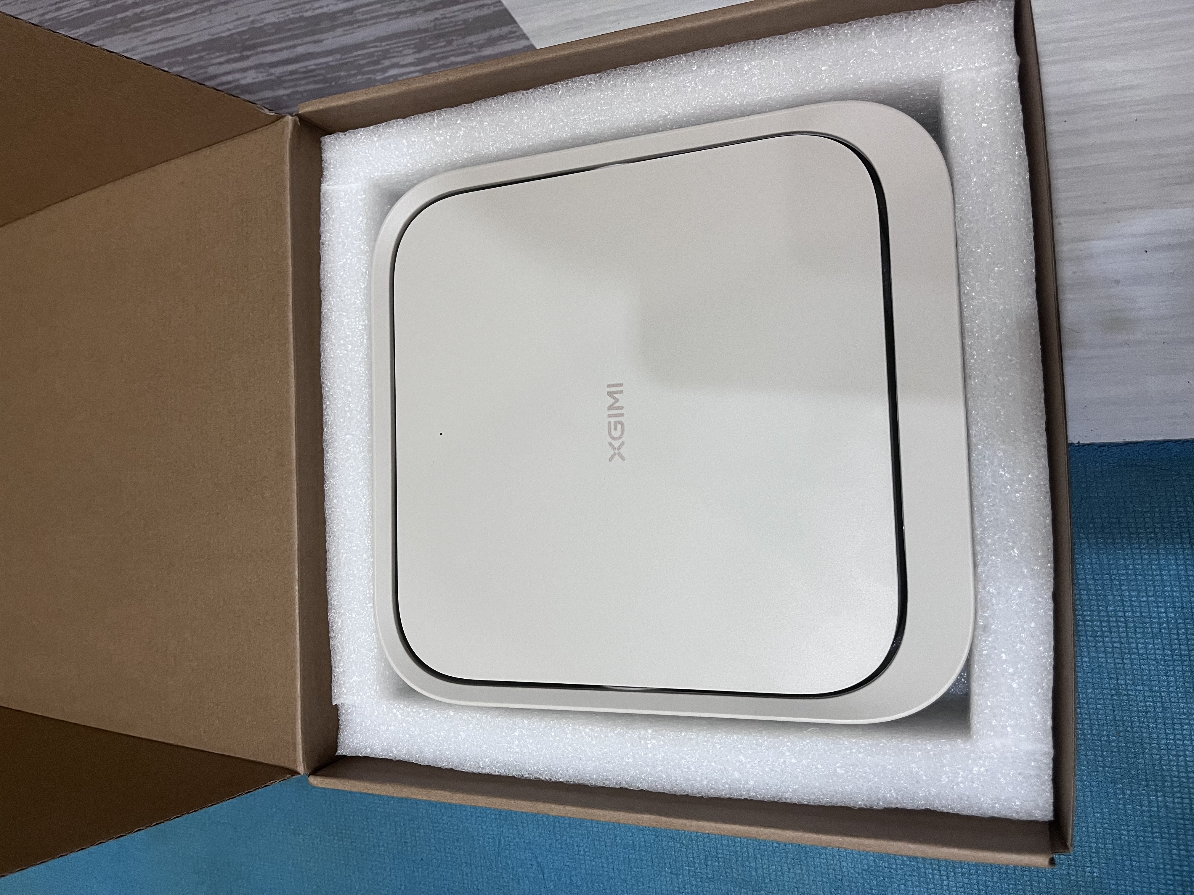 极米（XGIMI）Z6X 第五代【650CVIA】 投影仪家用超高清2026新款卧室 轻薄投影机 无线投屏 精致送礼 国家补贴 实拍图
