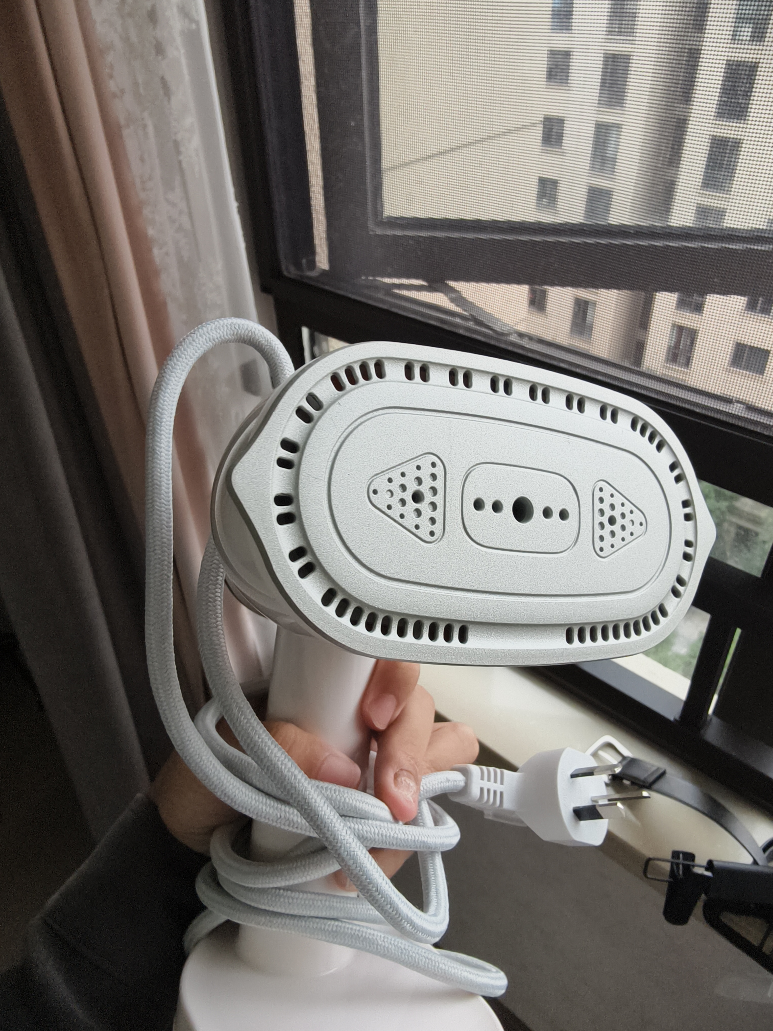 苏泊尔（SUPOR）【新一代吸烫机】吸附式手持挂烫机家用小型大蒸汽150ml熨烫机大功率除菌电熨斗EGH-S920A团购礼物 实拍图