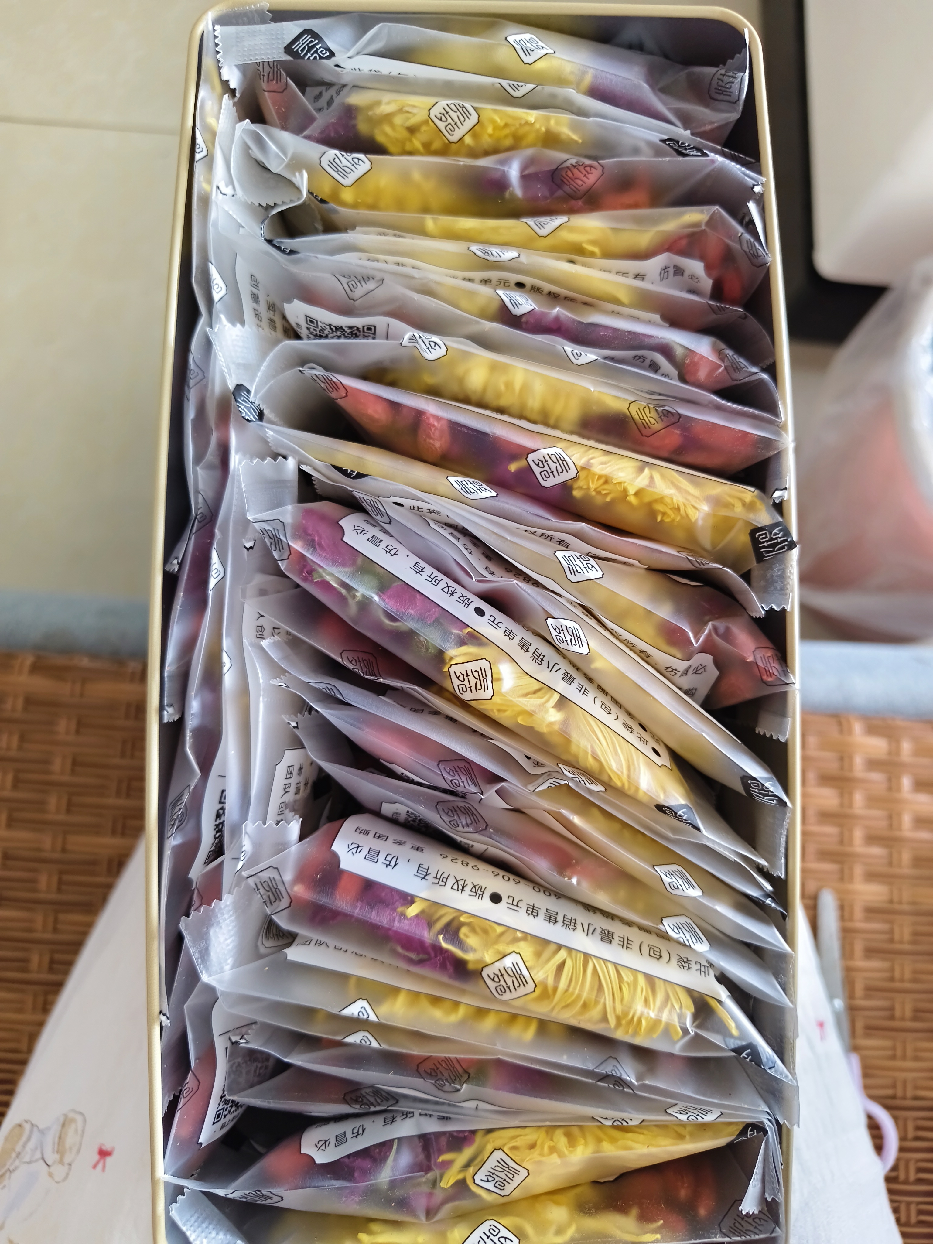 贡苑【绿色食品花冠】金丝皇菊花枸杞玫瑰花茶养颜送情人节礼物110g 实拍图
