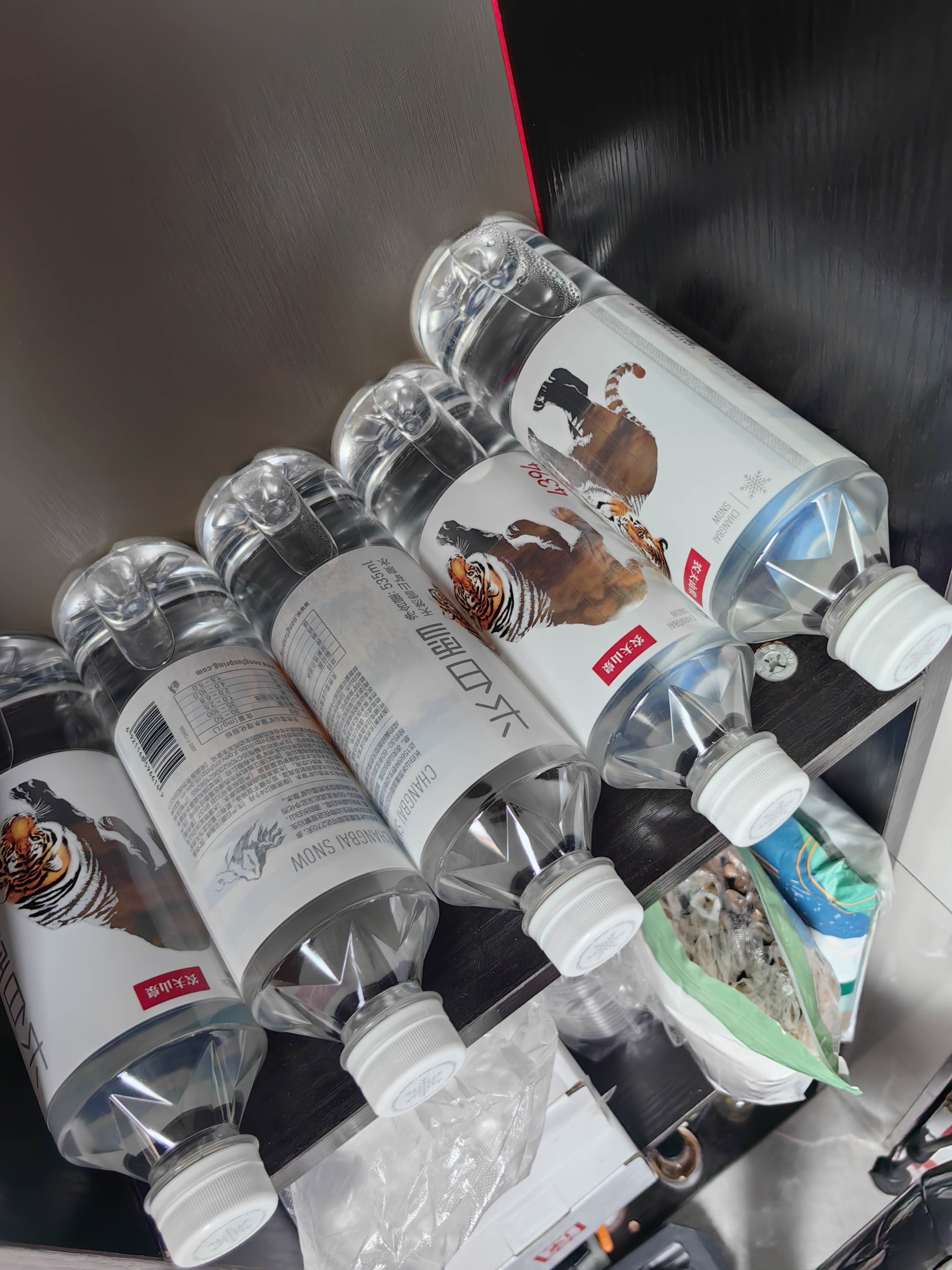 农夫山泉长白山天然矿泉水饮用水长白雪 535ml*24瓶 整箱装 实拍图
