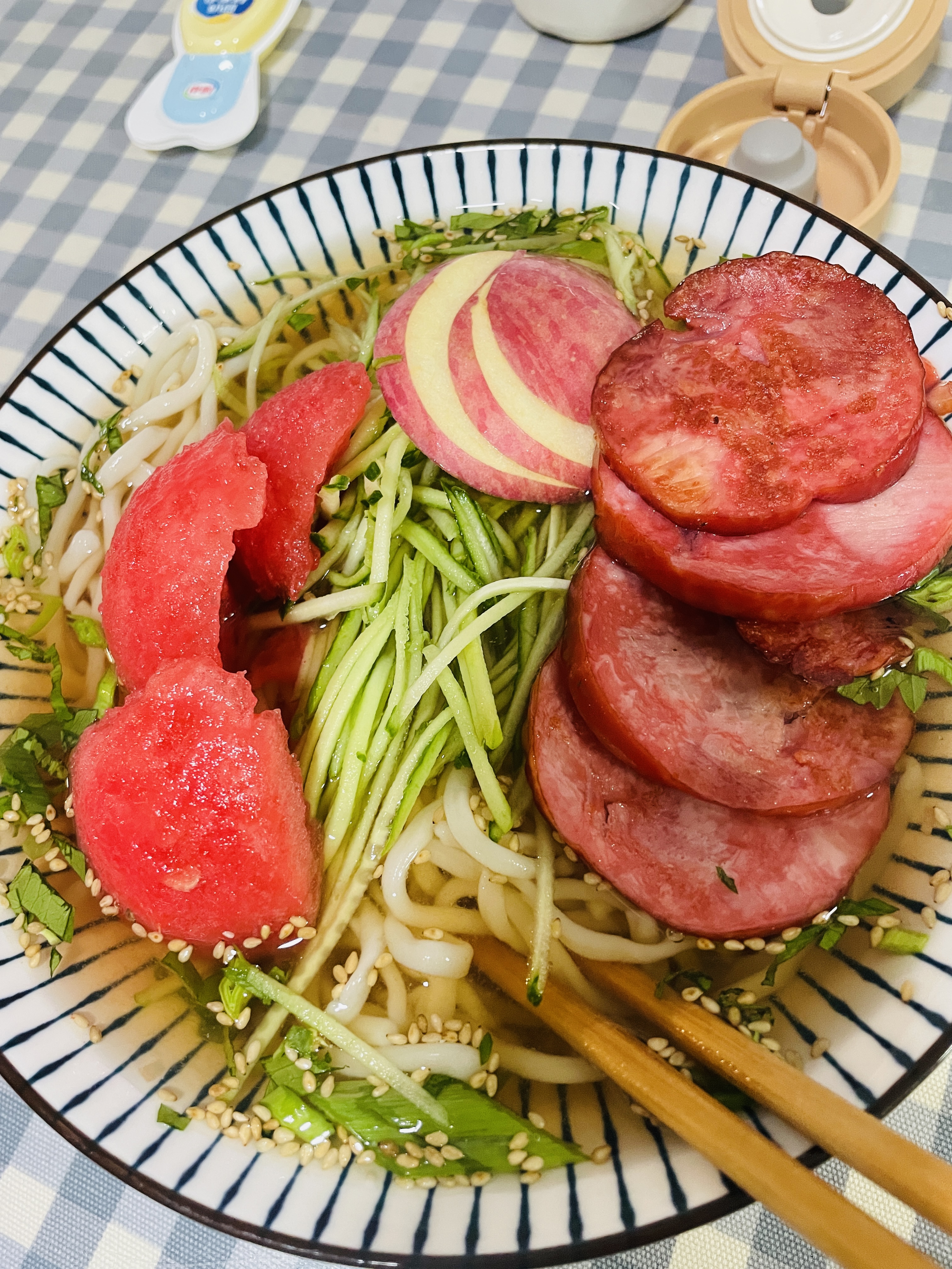 亨氏（Heinz）沙拉酱 蛋黄酱300g瓶倒置挤挤装 汉堡 轻食沙拉酱 实拍图