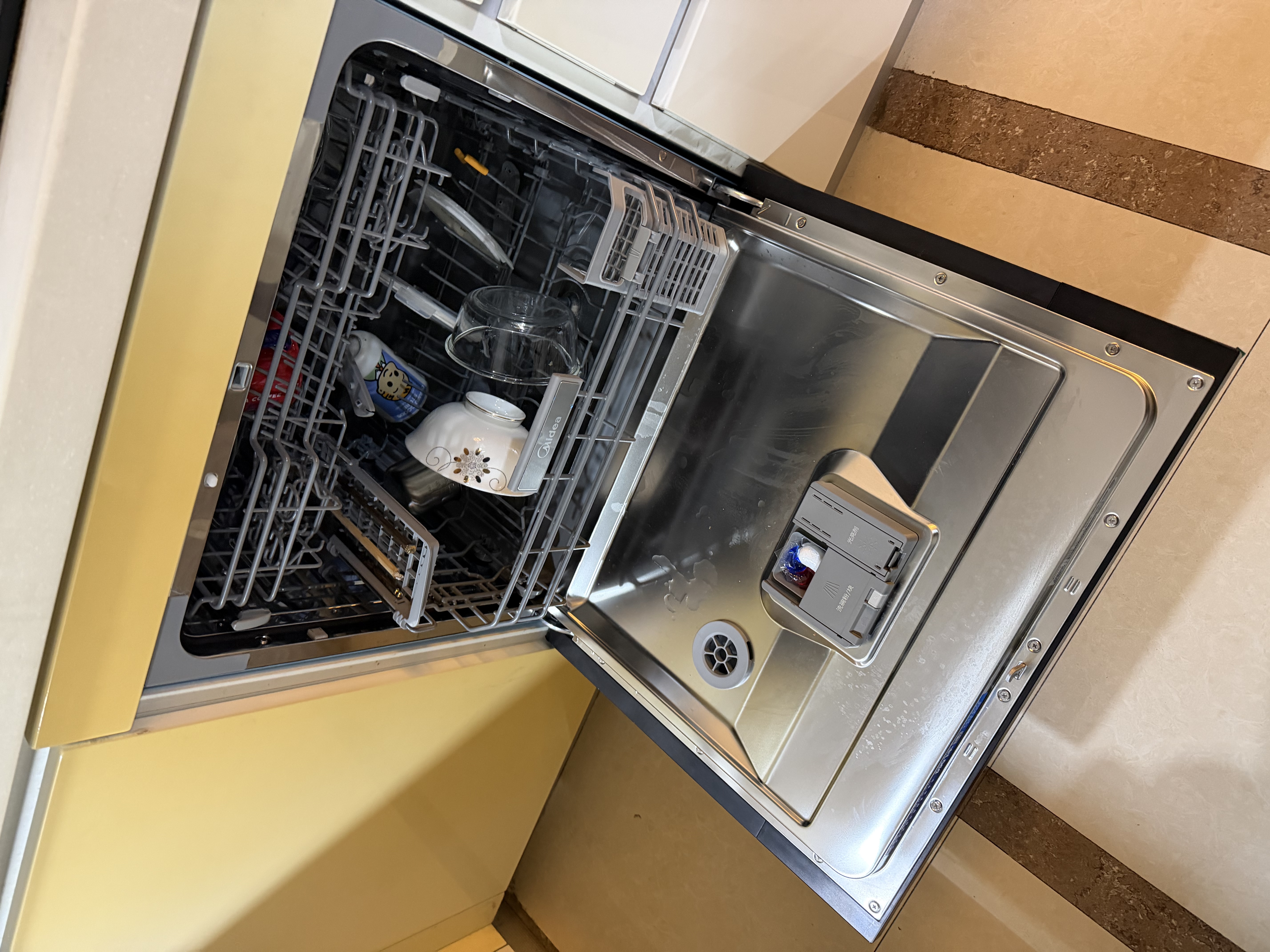 美的（Midea）【灶下V9Max】洗碗机嵌入式家用全自动灶下15套大容量独立洗烘蒸汽单消毒一体机V9Pro升级新国标 灶下 新国标+升级三层喷臂【V9Max黑色款】 实拍图