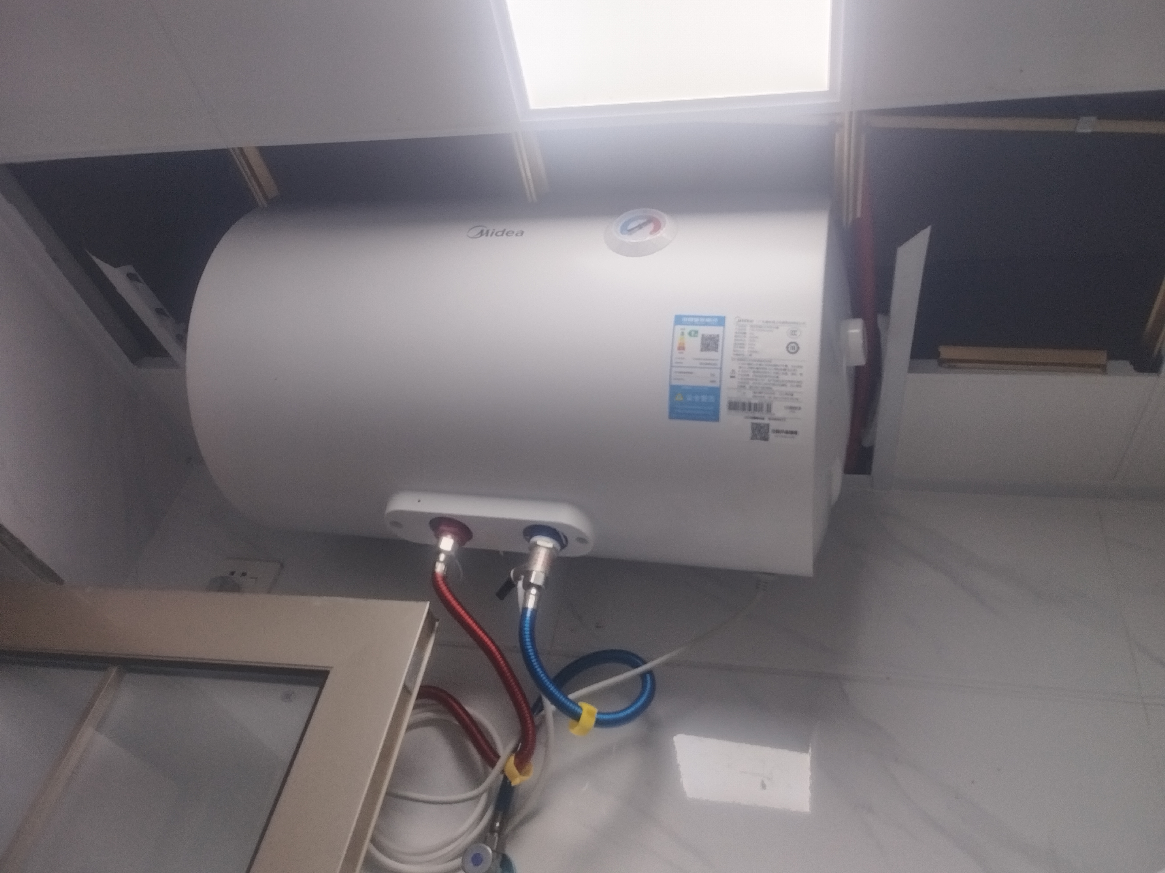 美的（Midea）【租房轻奢】电热水器家用50升一级能效2000W节能省电加长防电墙F50-20A3Pro(HE) 实拍图