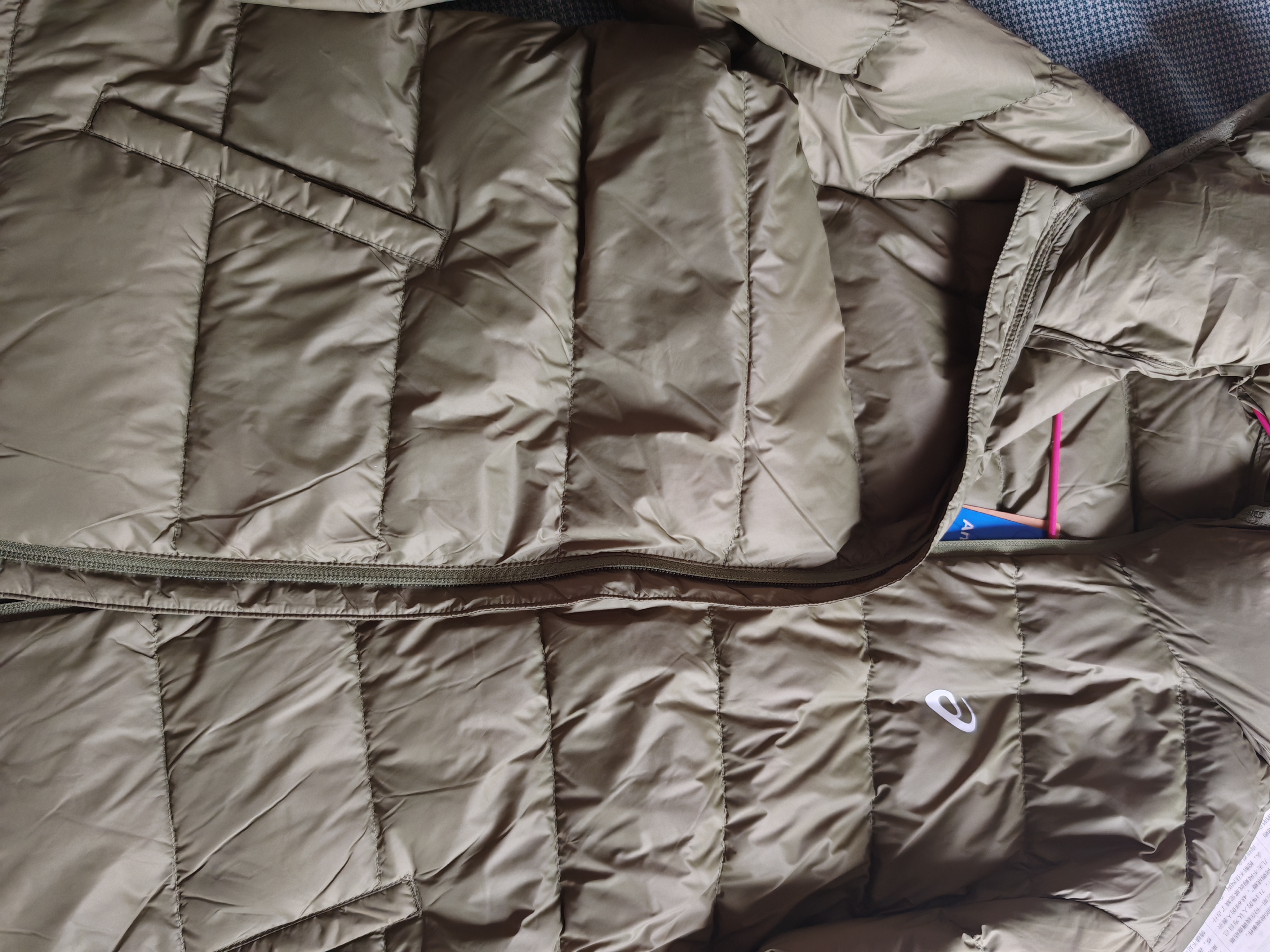 亚瑟士（asics）26年中大童男女冬季新款三防连帽柔软保暖羽绒服 实拍图