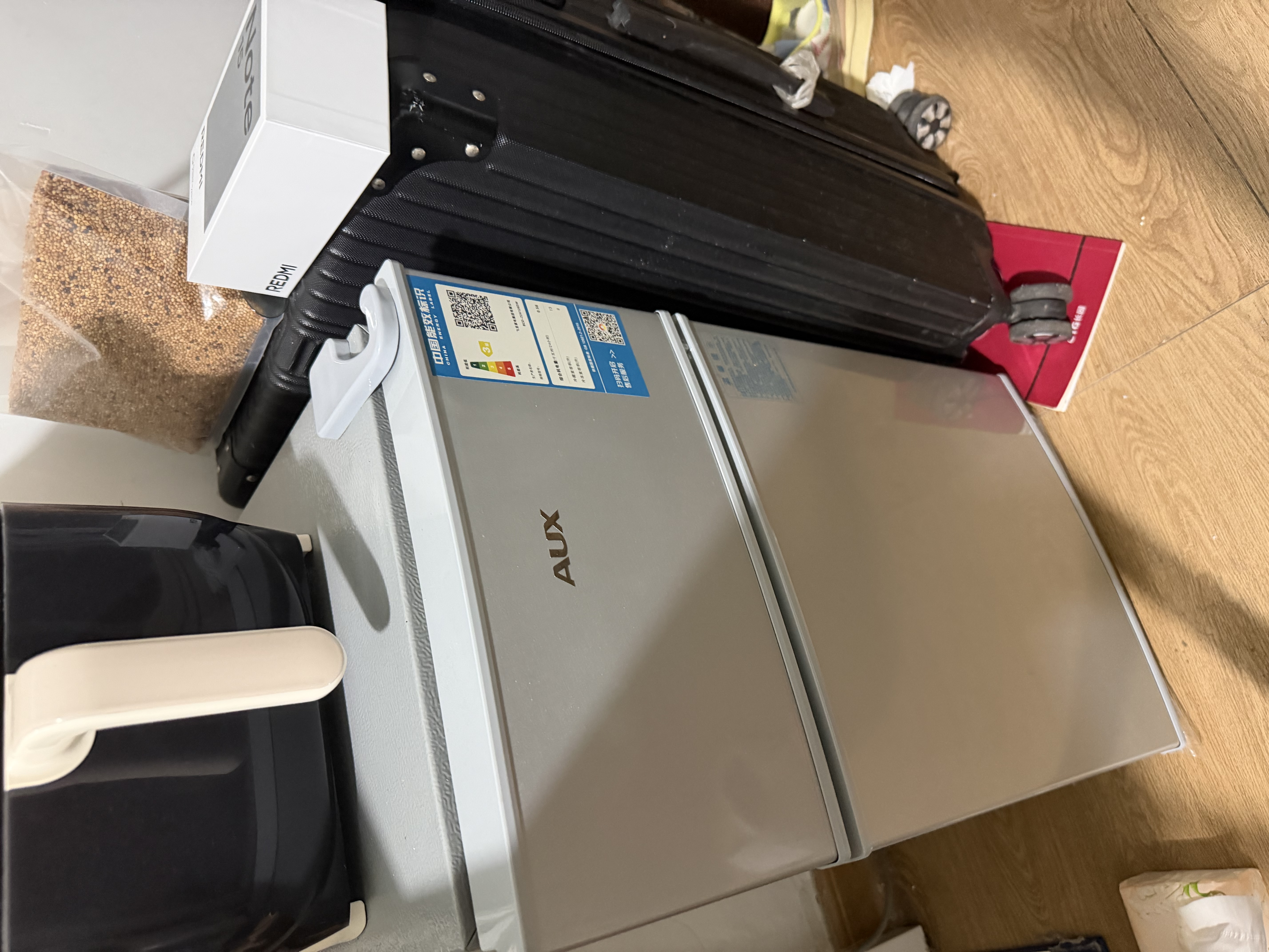 奥克斯（AUX）小冰箱家用小型迷你冷藏冷冻两用出租房宿舍用节能省电寝室办公室电冰箱 【净化去味】126银色【高效保鲜 铜管速冷】22L 实拍图