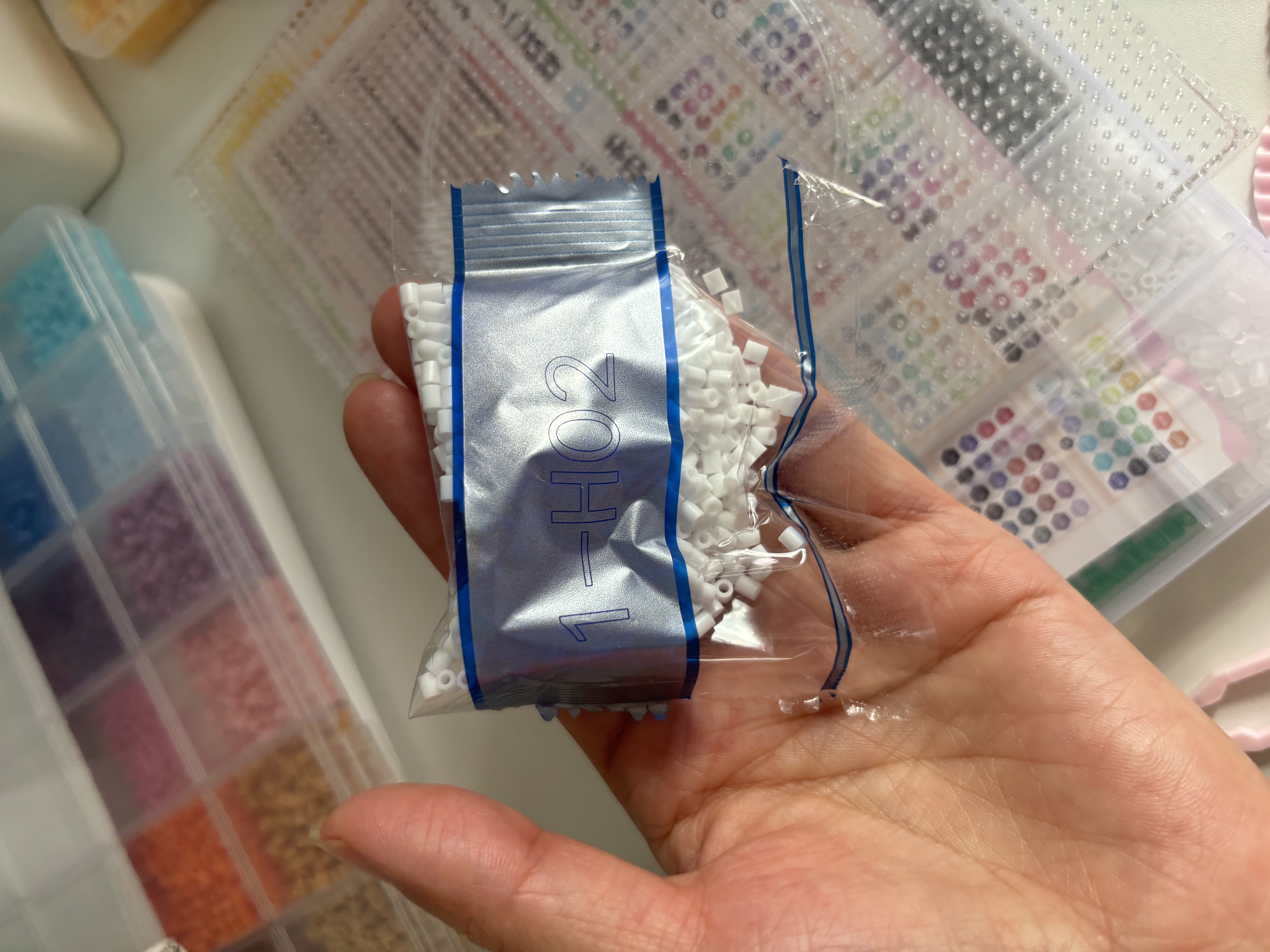 金甲库拼豆豆补充包【H2白色】手工DIY高品质拼豆豆立体融合豆袋装2.6mm补豆升级材料包50g约5000颗 实拍图