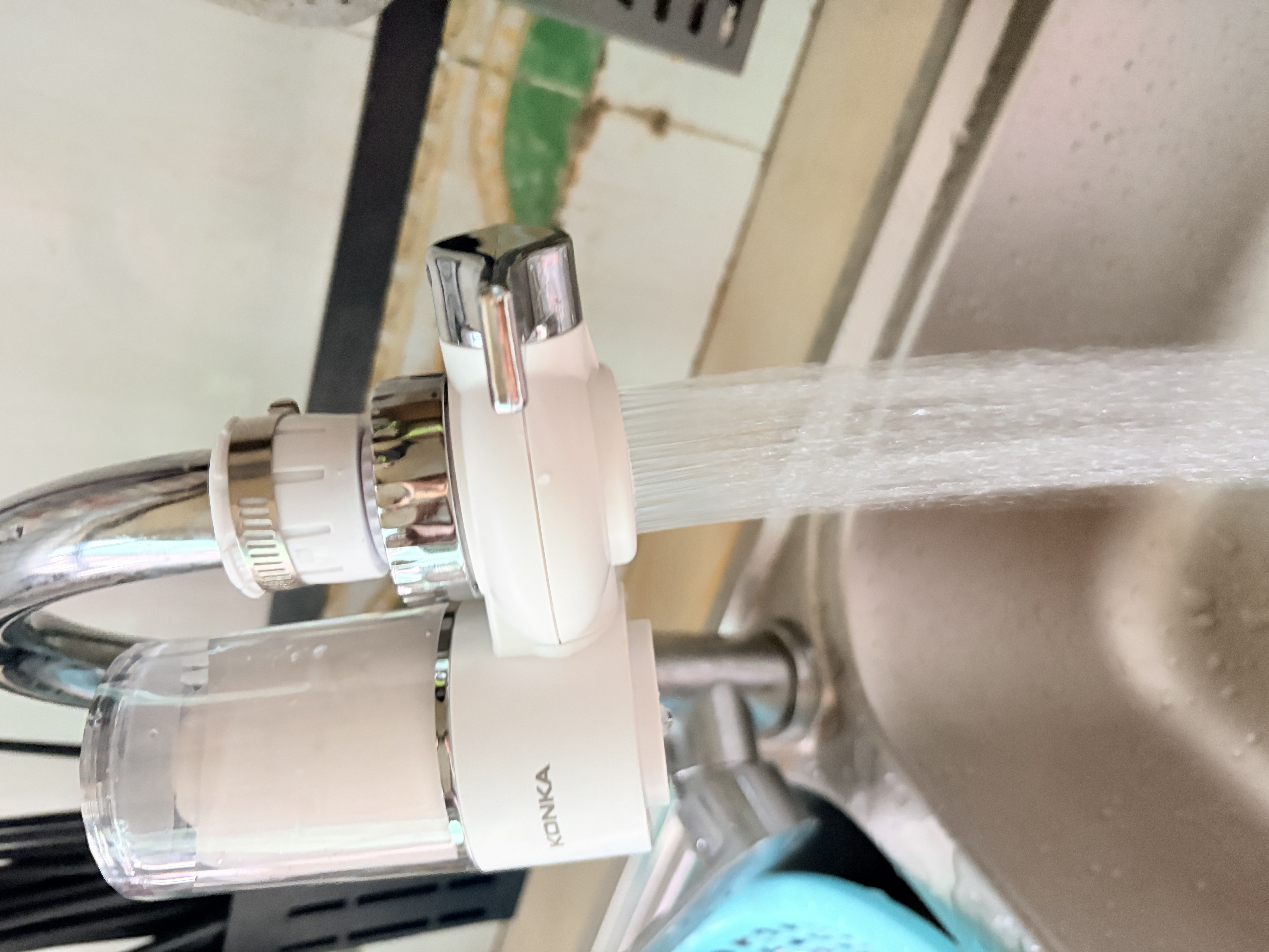 康佳（KONKA）净水器水龙头 厨房家用自来水过滤器 阻水垢除余氯 可视化双出水可清洗滤芯 KPW-LT02 一机4芯 实拍图