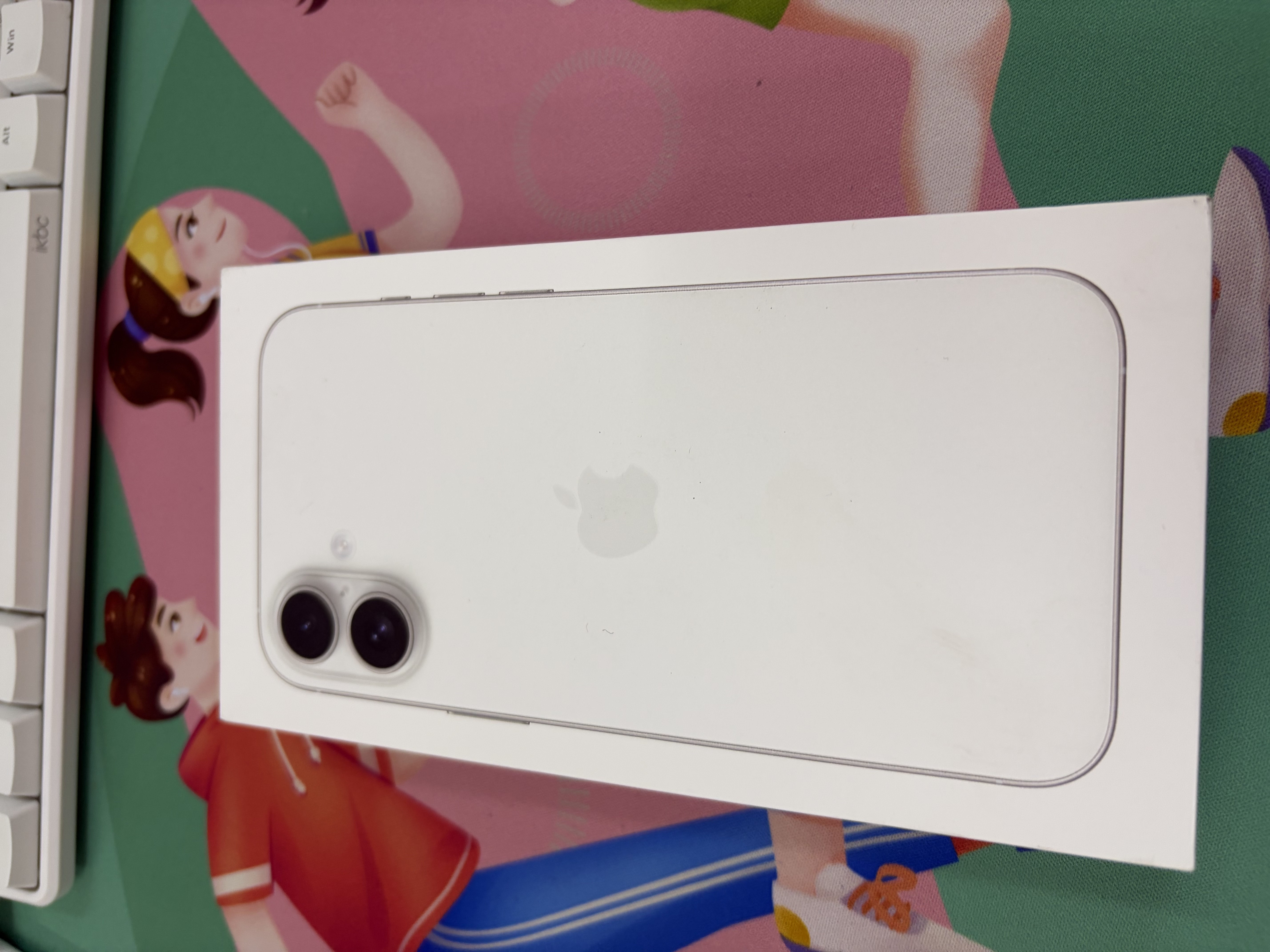 Apple/苹果/苹果 iPhone 16 Plus（A3291）256GB 白色 支持移动联通电信5G 双卡双待手机 实拍图