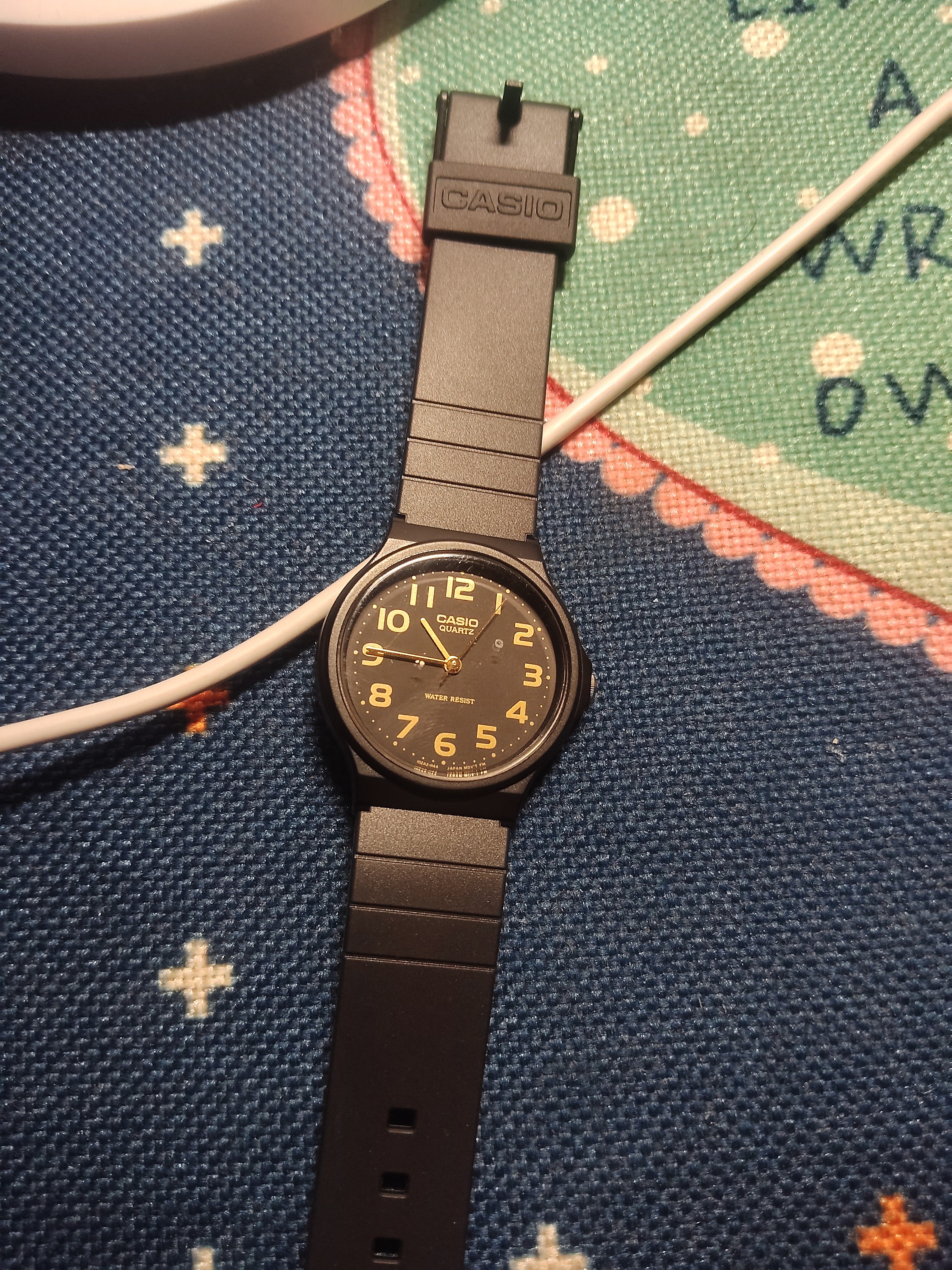 卡西欧（CASIO）小黑表男女表中性学生公务员考试中高考可用石英表MQ-24-1B2 实拍图