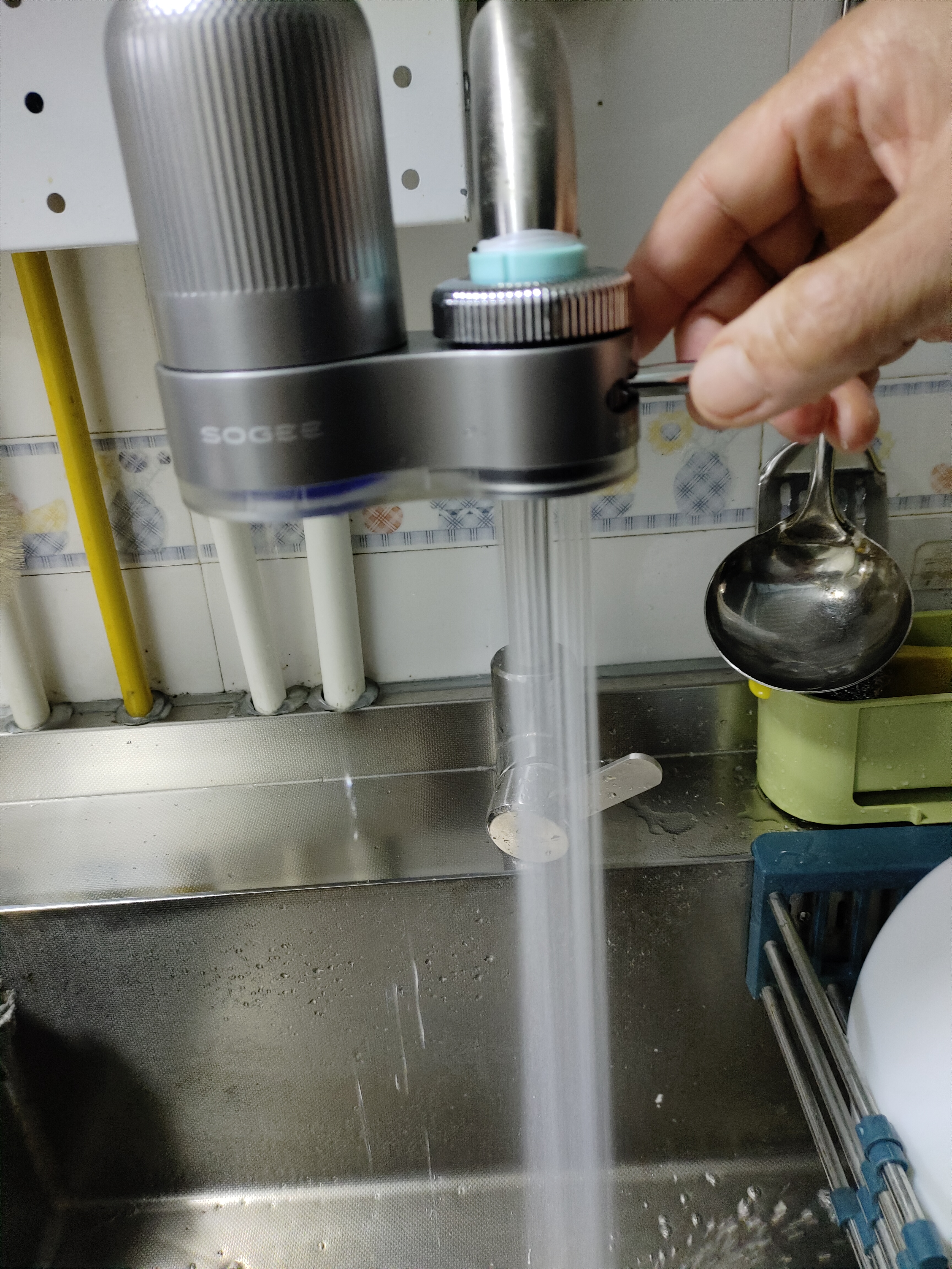 小质水龙头过滤器净水器家用自来水滤水器前置过滤器厨房卫生间通用软水机除菌除水垢除余氯 新型活性炭滤芯LJ203一机五芯 除菌除氯款 实拍图