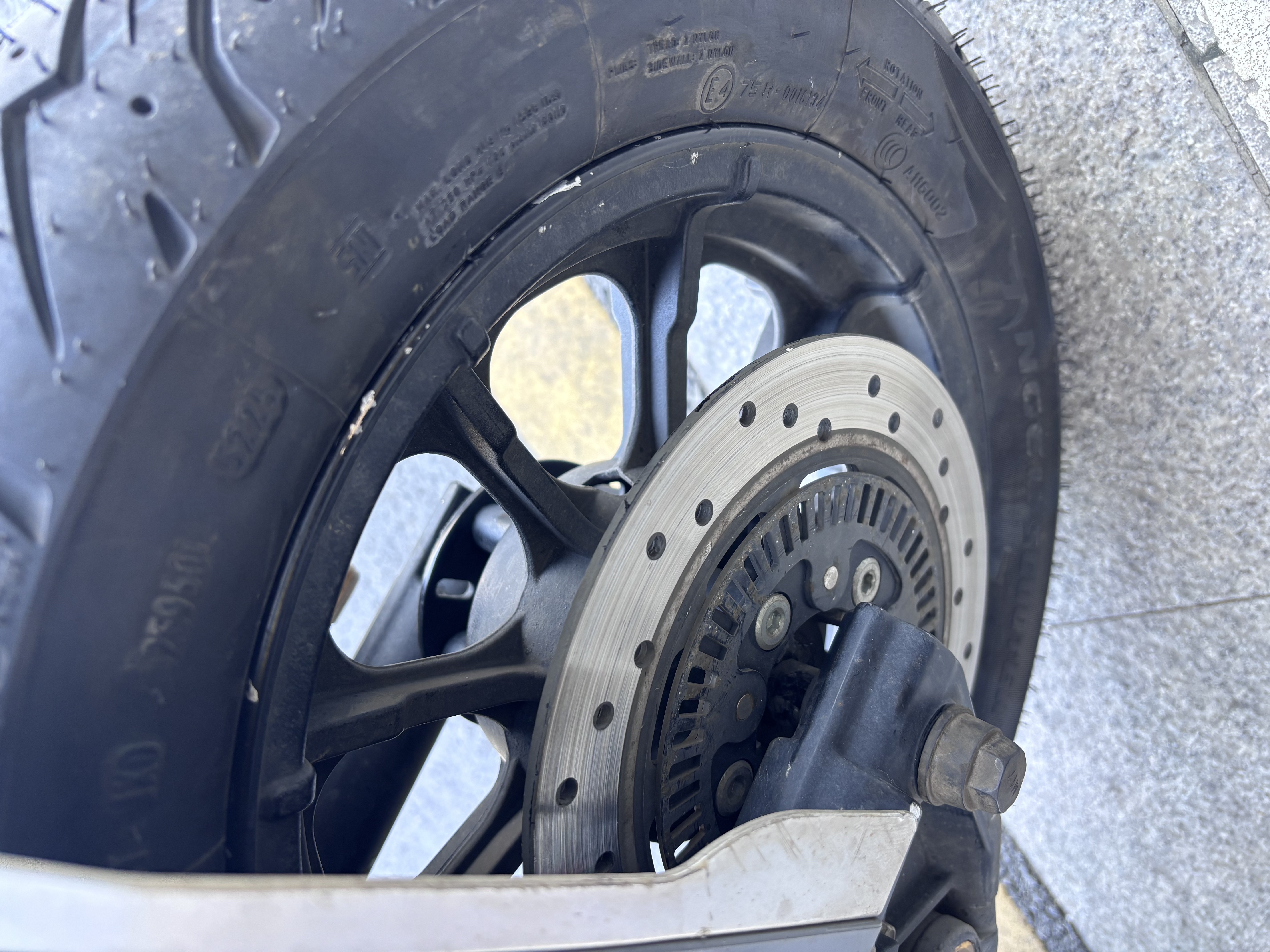 倍耐力（Pirelli）天使胎踏板摩托车轮胎电动车真空胎半热熔电瓶车 前后轮100/90-12 实拍图