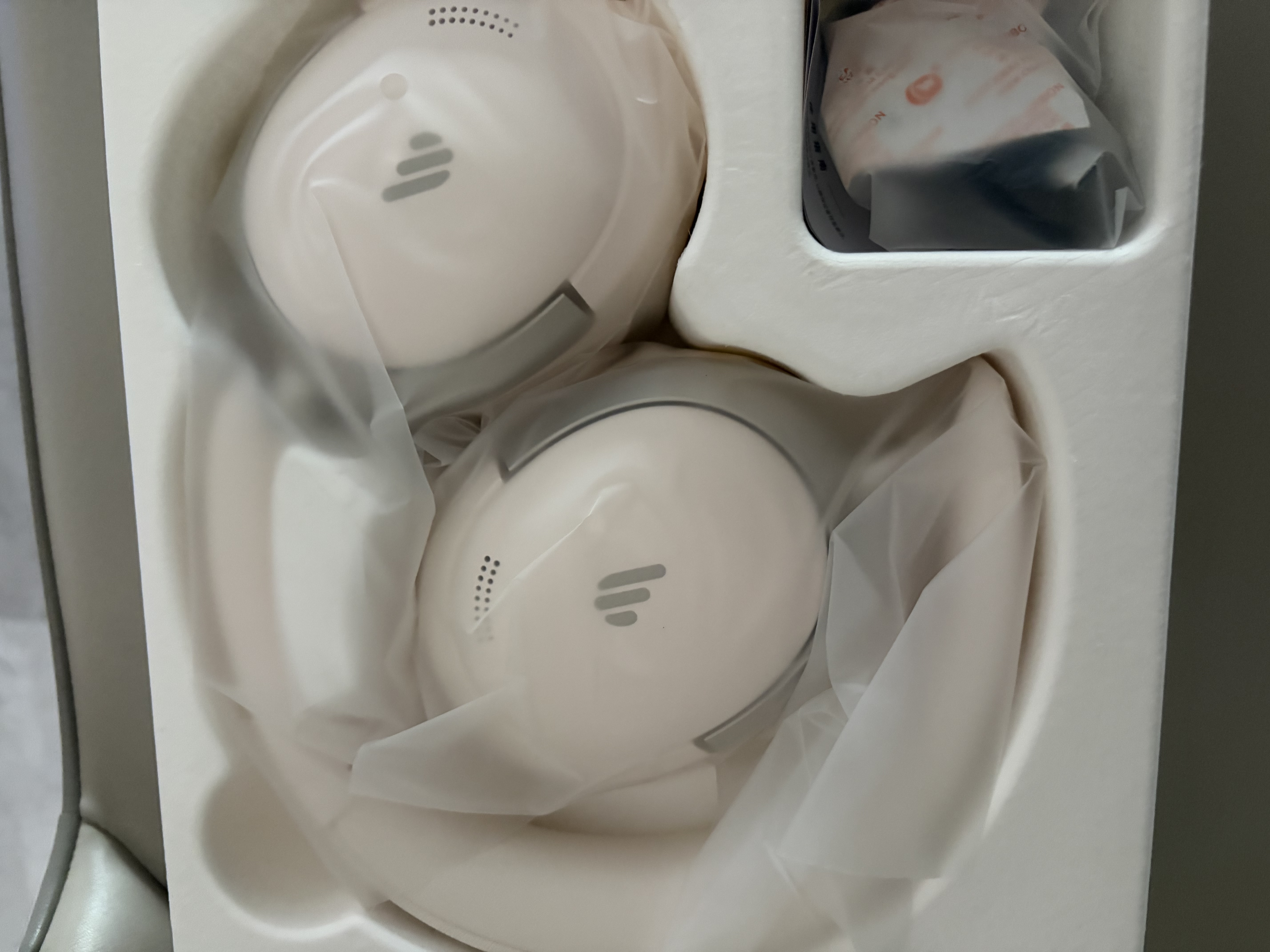 漫步者（EDIFIER）【2026新款】Atom Max2.0升级版真无线头戴式蓝牙耳机主动降噪耳机蓝牙6.0三金标游戏音乐耳麦 【Atom Max2.0高配版】皓月白+耳机包 实拍图