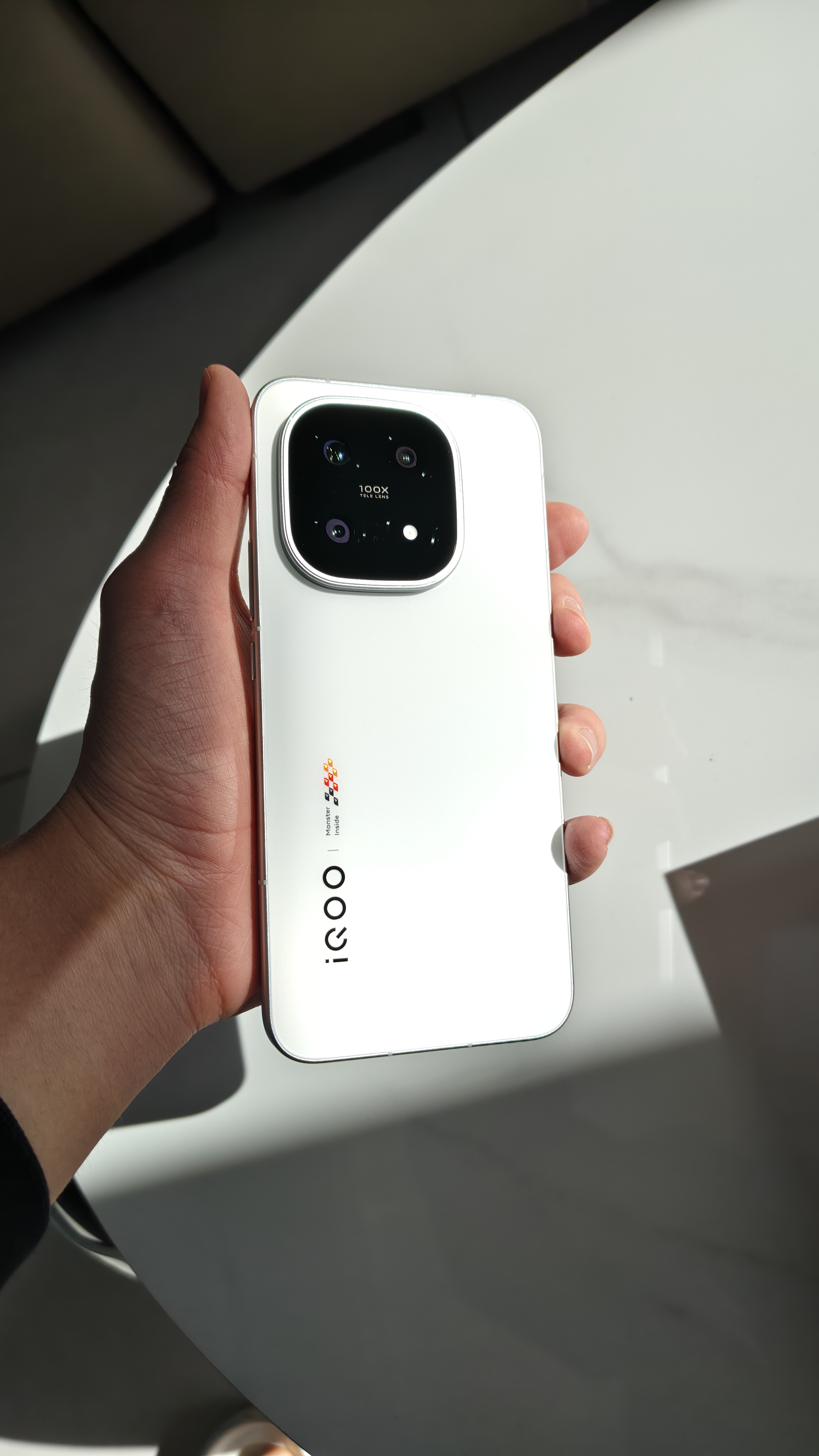 vivo iQOO15 第五代骁龙8至尊版 2K三星屏 大电池 旗舰电竞手机  传奇版 16GB+512GB 赠送60元话费 实拍图