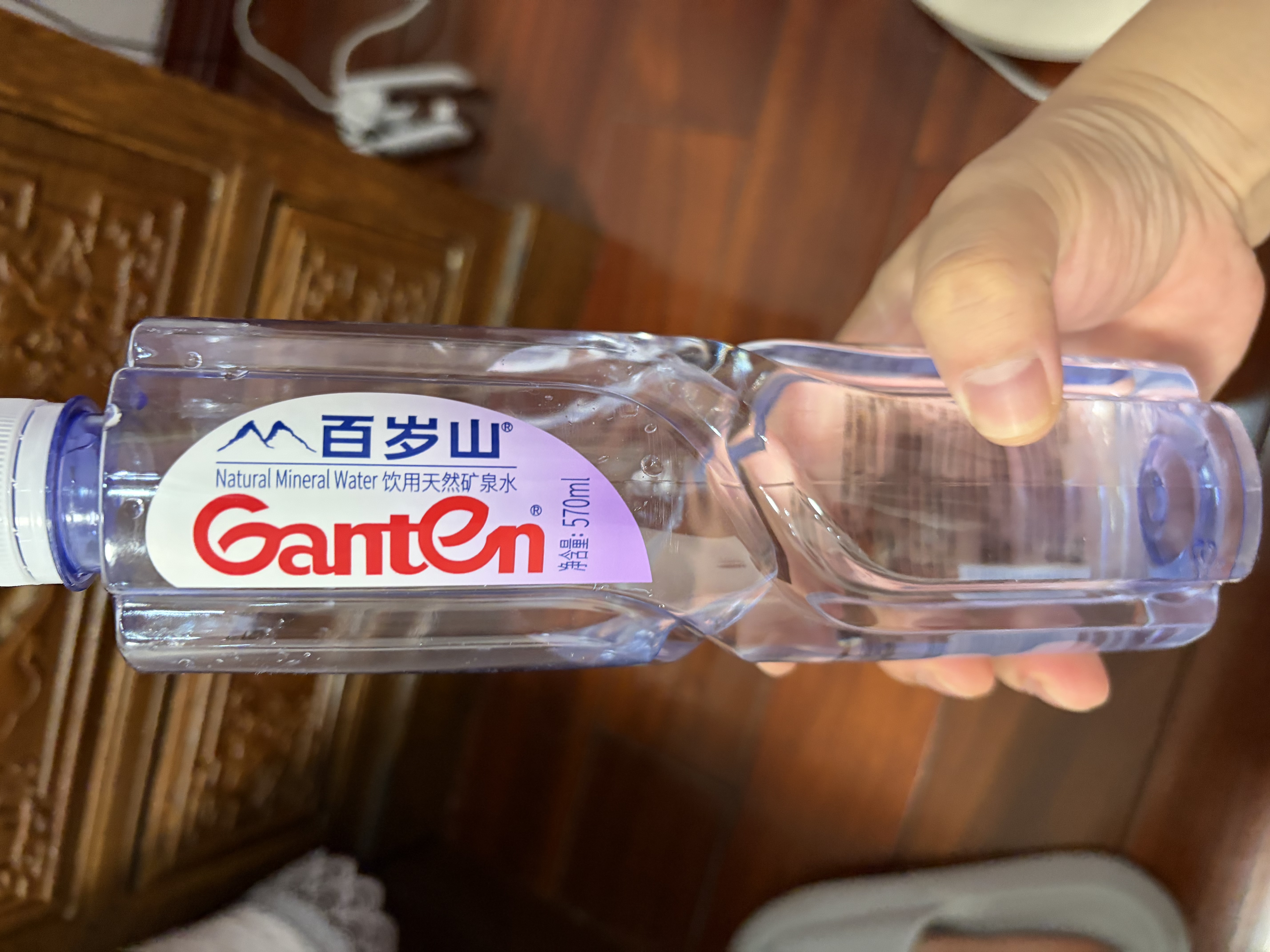 景田百岁山饮用天然矿泉水 348ml*24瓶整箱装 会议办公饮用水 实拍图