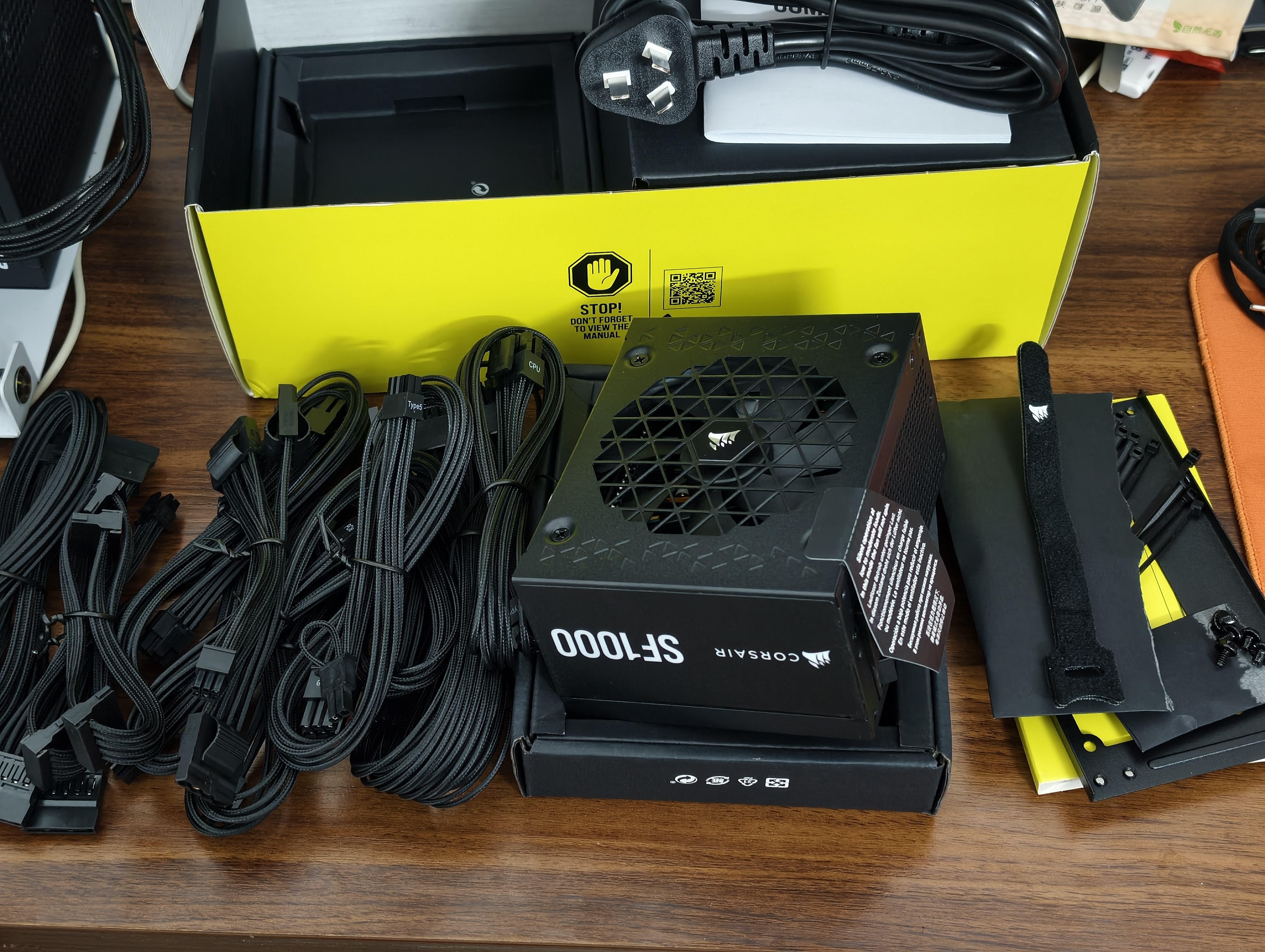 美商海盗船SF1000 1000W电源 SFX尺寸 白金认证 全模组 ATX 3.1/PCIe 5.1 全日系电容 低噪音 实拍图