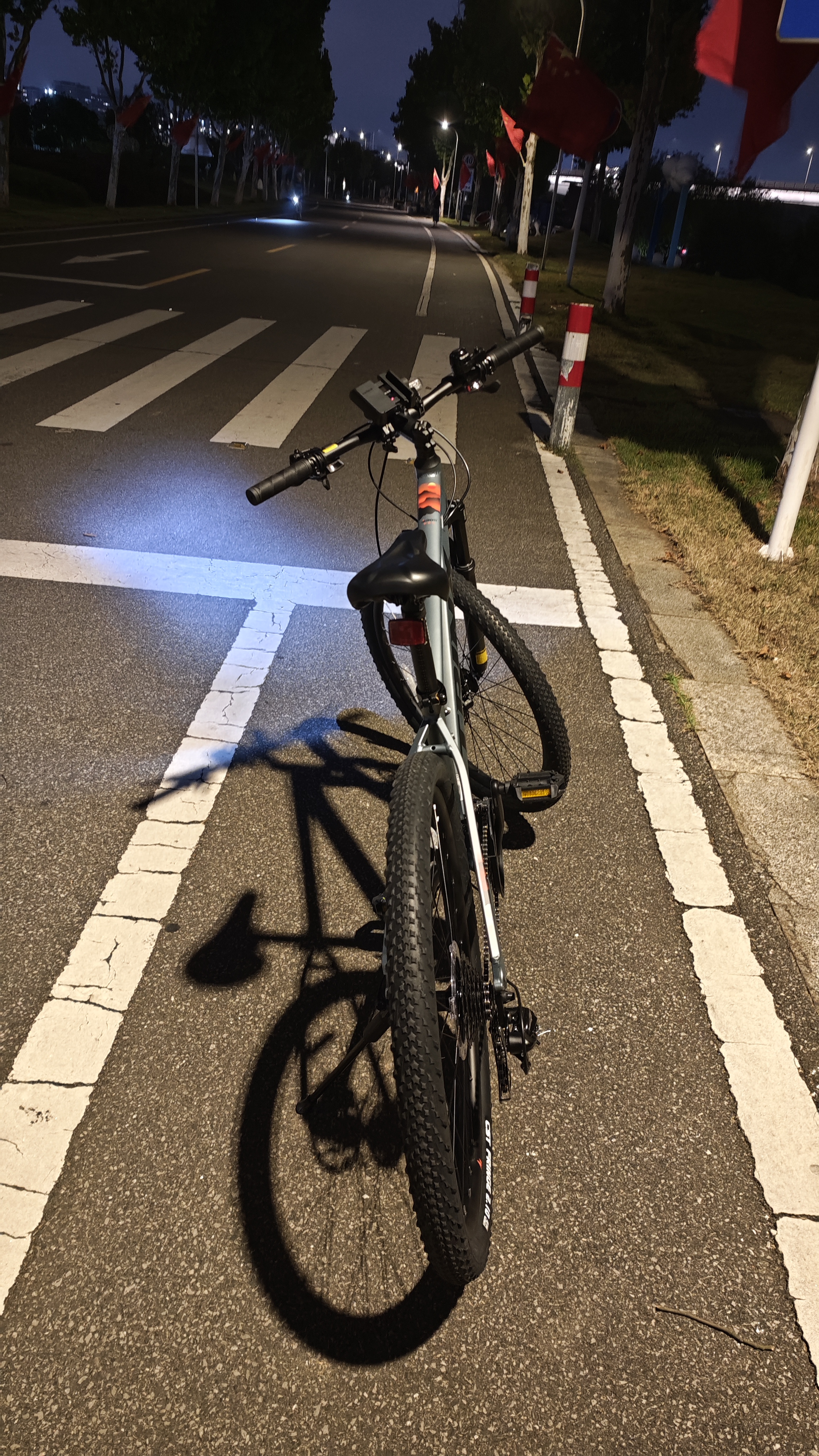 千里达26款M985ELITE山地自行车禧玛诺21速油压碟刹学生成人通勤单车 M985PRO-破晓灰 24速 27.5*15寸 推荐:150-170cm左右 实拍图