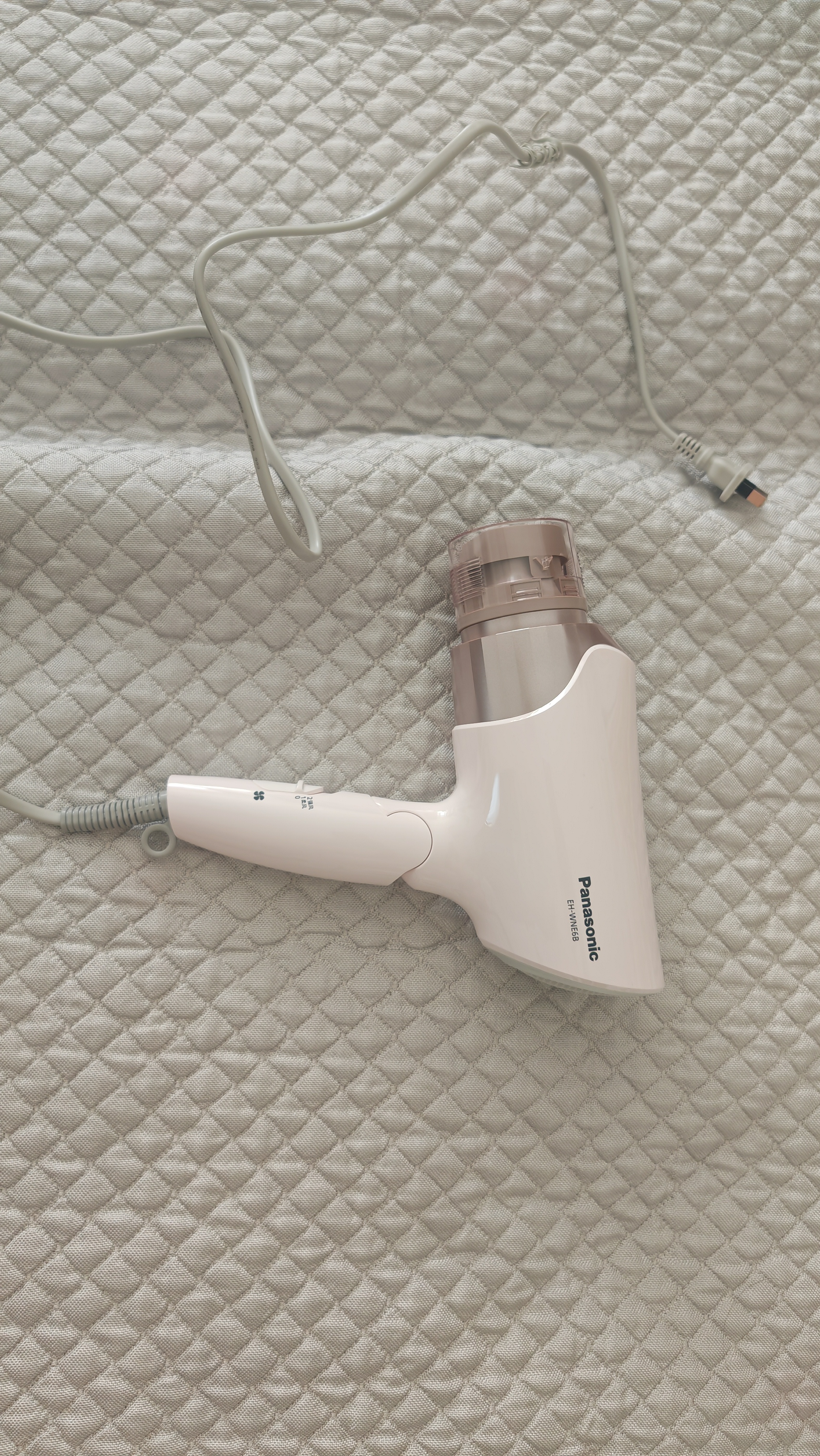 松下（Panasonic）【护发看得见】负离子电吹风机筒高速大功率不伤发家用低噪速干护发国庆粉色EH-WNE6B 实拍图