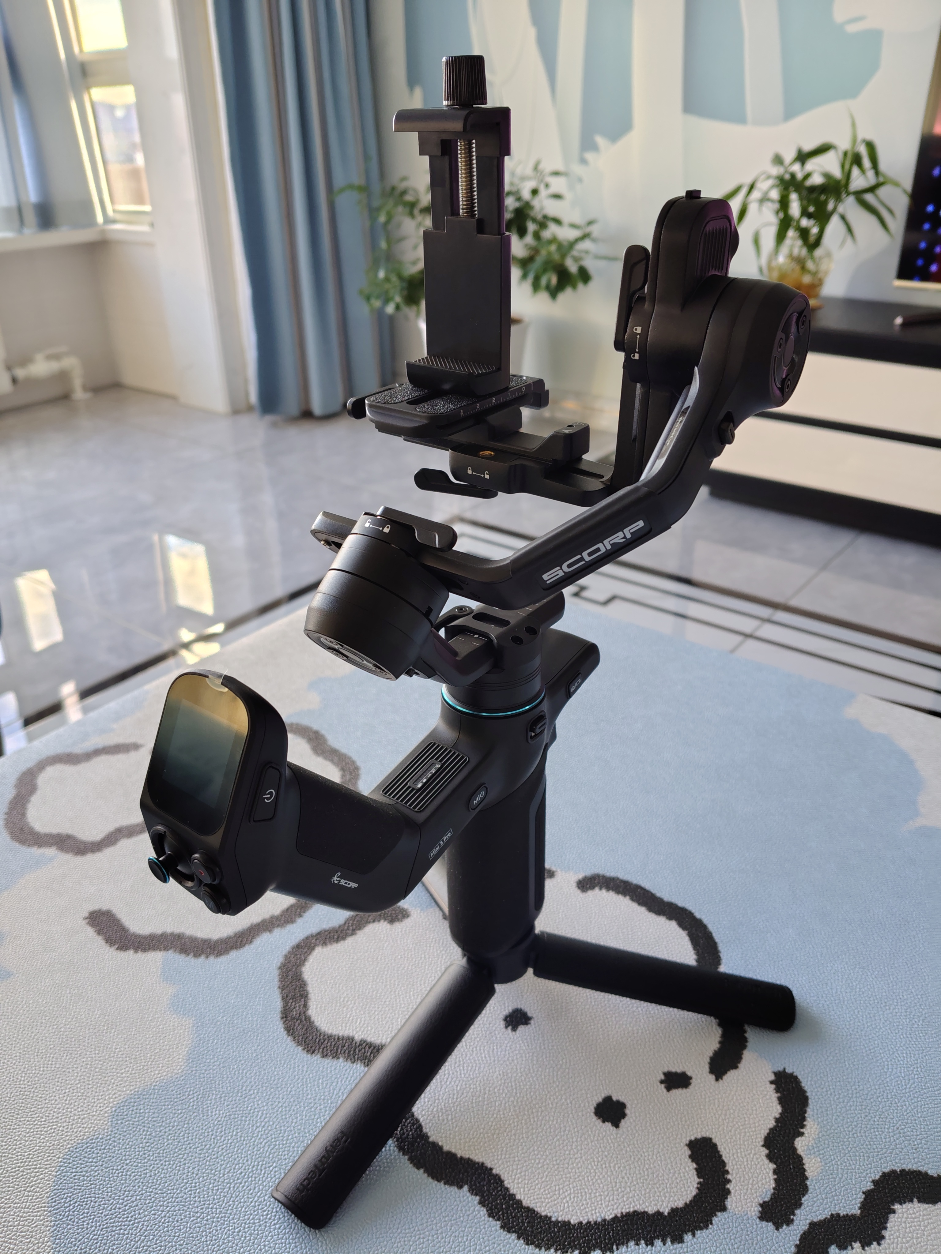 FeiyuTech飞宇蝎子Mini3PRO三轴智能防抖 手持云台 微单单反手机稳定器手柄可拆卸可遥控 实拍图