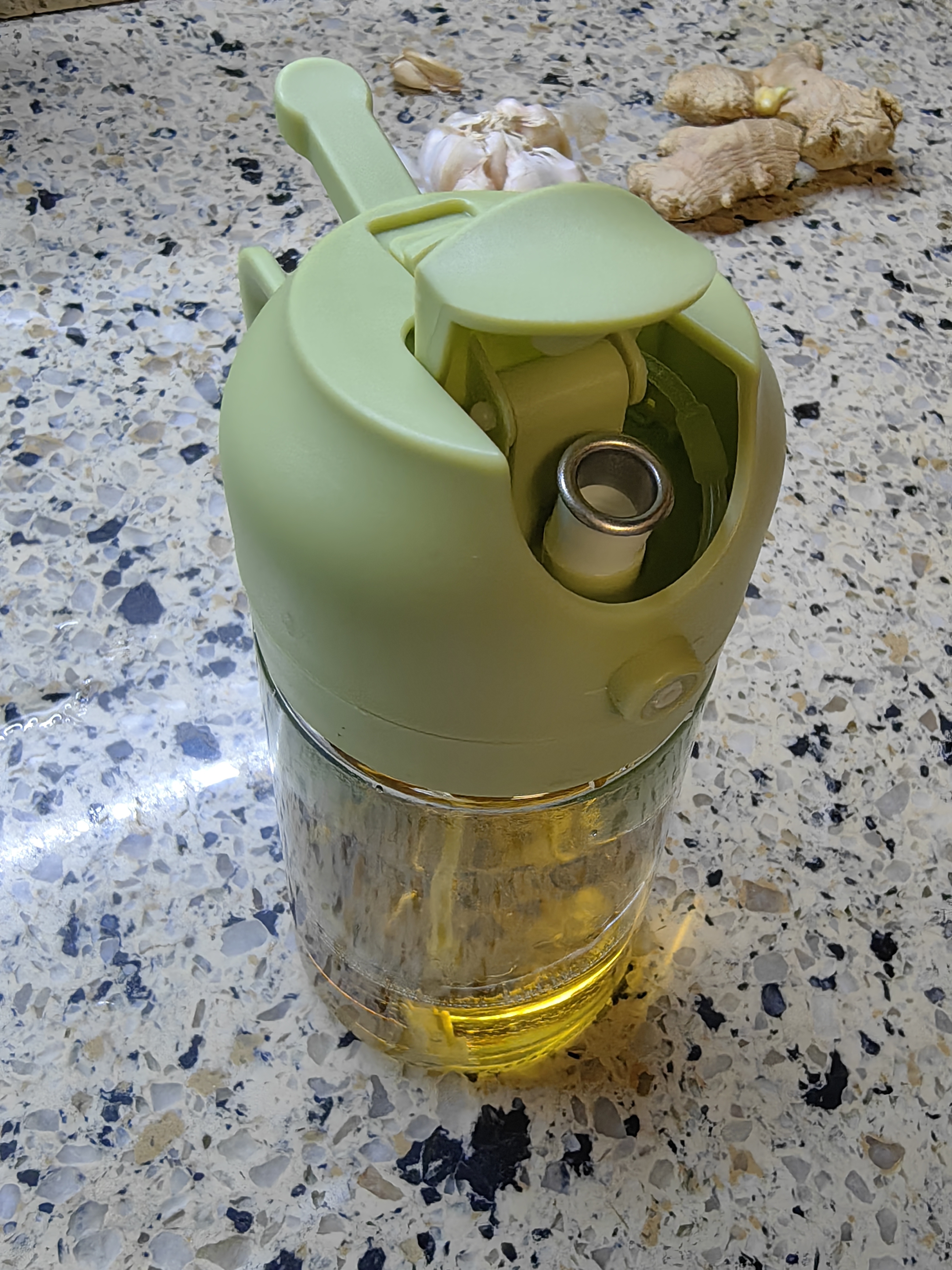 双枪油壶喷油壶 倒油喷油一体食用油玻璃油壶厨房家用不挂油 橄榄绿 实拍图