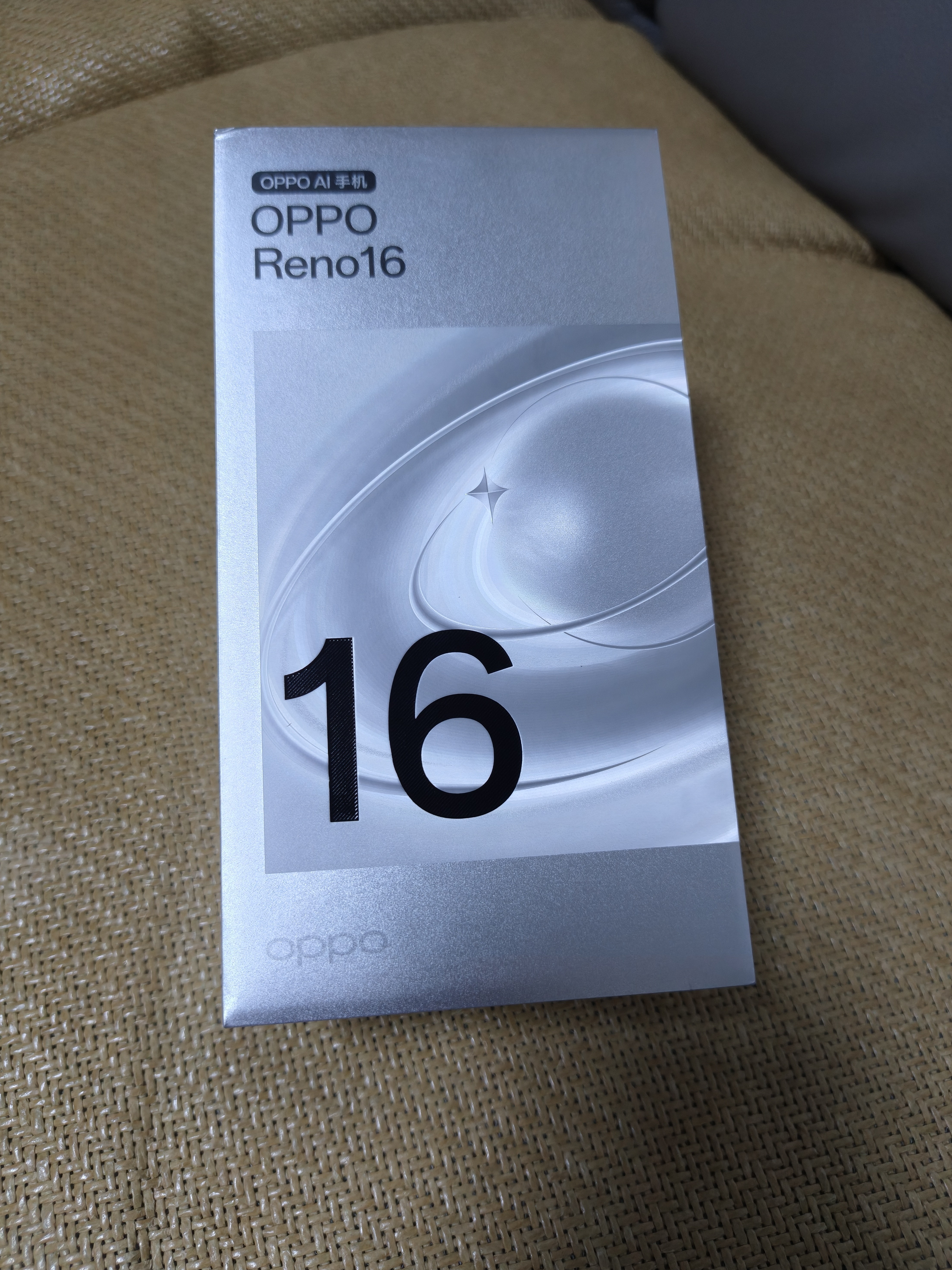 OPPO Reno16 16GB+1TB 白色 2亿像素实况神机 5G小直屏智能拍照手机 学生新品 国家补贴 实拍图