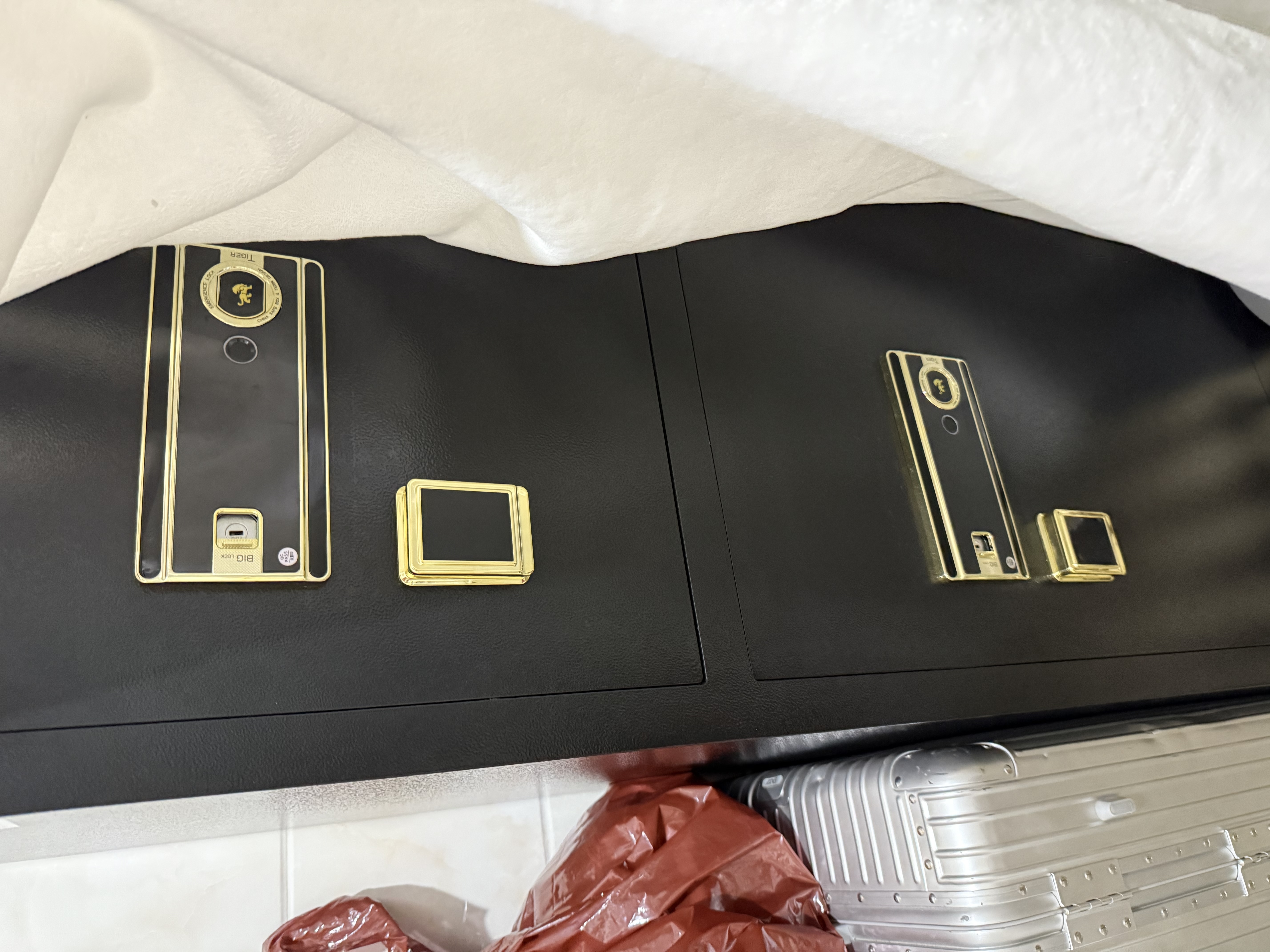 虎牌保险柜家用办公大型型指纹密码保险箱全钢防盗财务专用入墙双门保密保管柜 博瑞系列 150cm 钢琴黑 实拍图