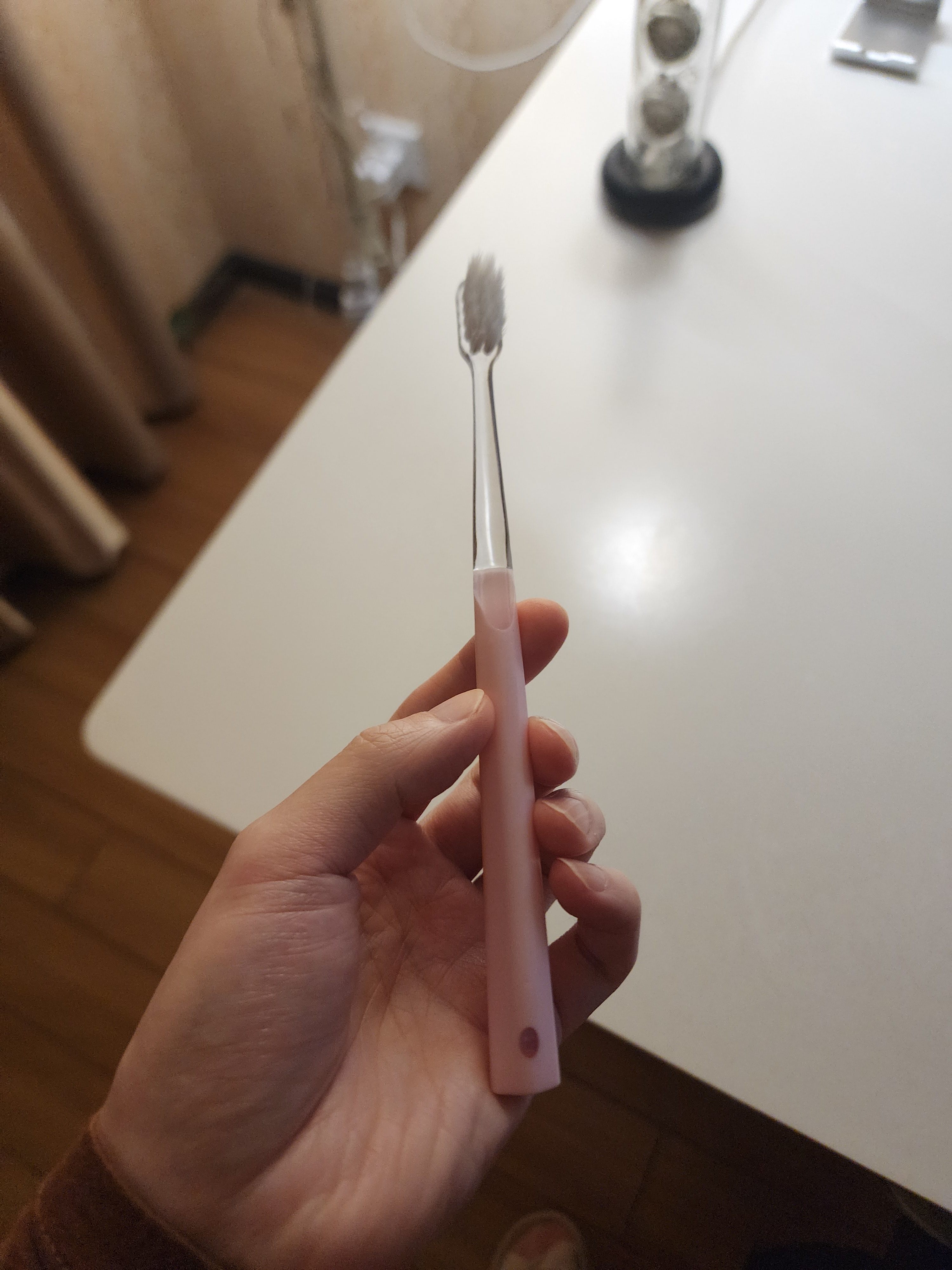 舒客柔丝护龈牙刷1支装灵巧小长头深入后槽牙一次性牙刷（颜色随机） 实拍图