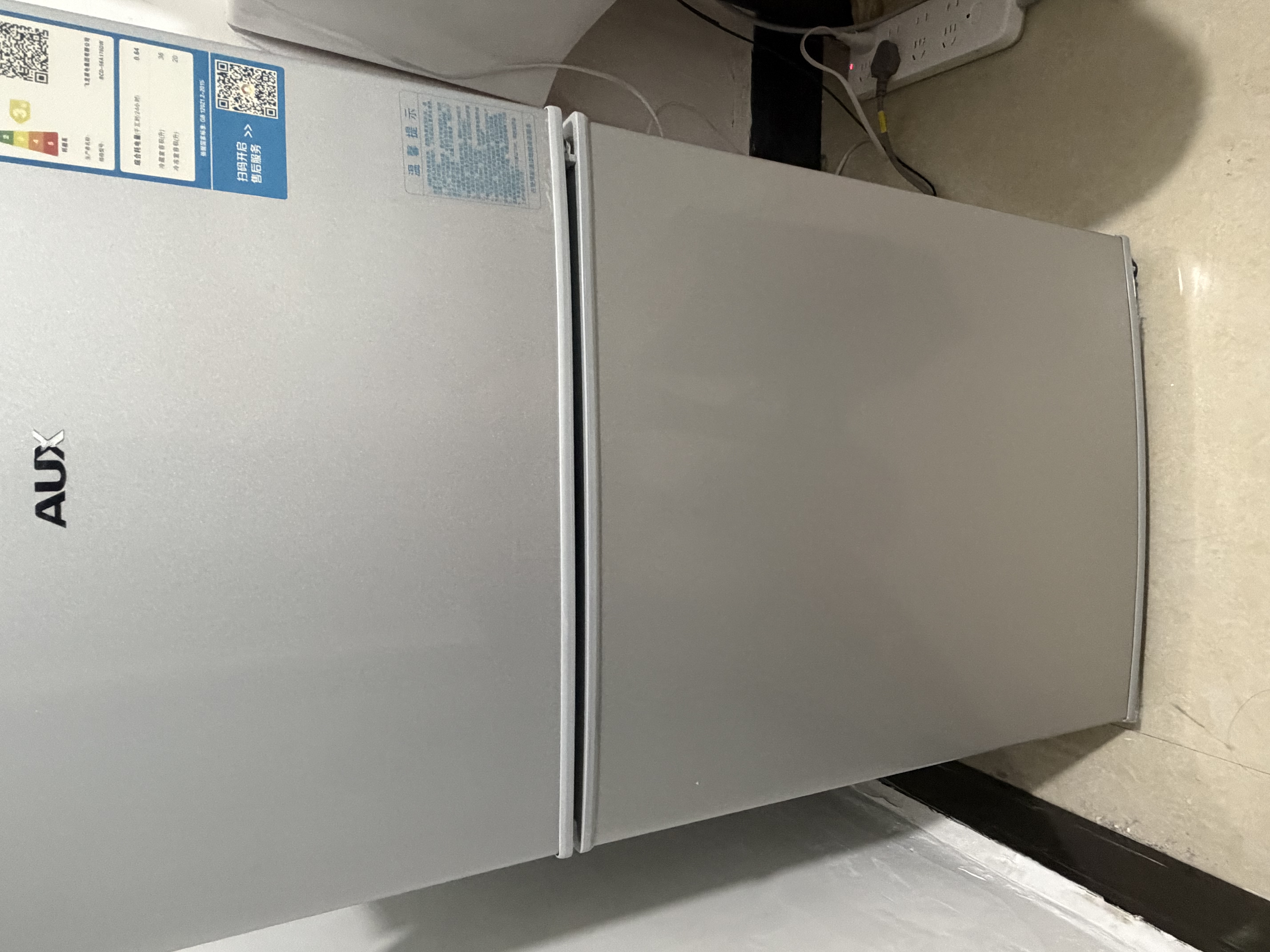奥克斯（AUX）小冰箱家用小型迷你冷藏冷冻两用出租房宿舍用节能省电寝室办公室电冰箱 【节能省电】176银色【高效保鲜 铜管速冷】56L 实拍图