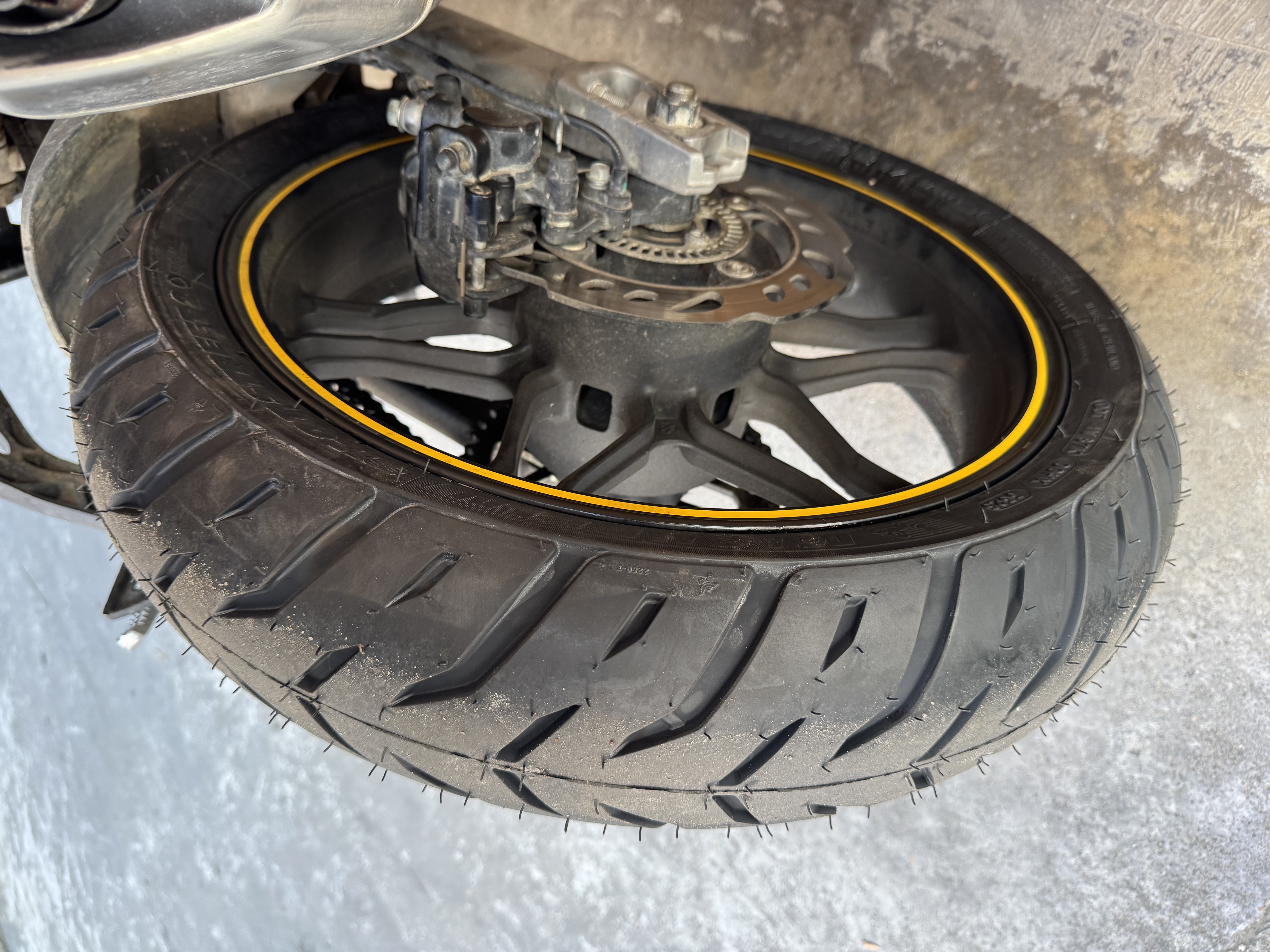 米其林（MICHELIN）摩托车轮胎 PILOT STREET 2  150/60B17  实拍图