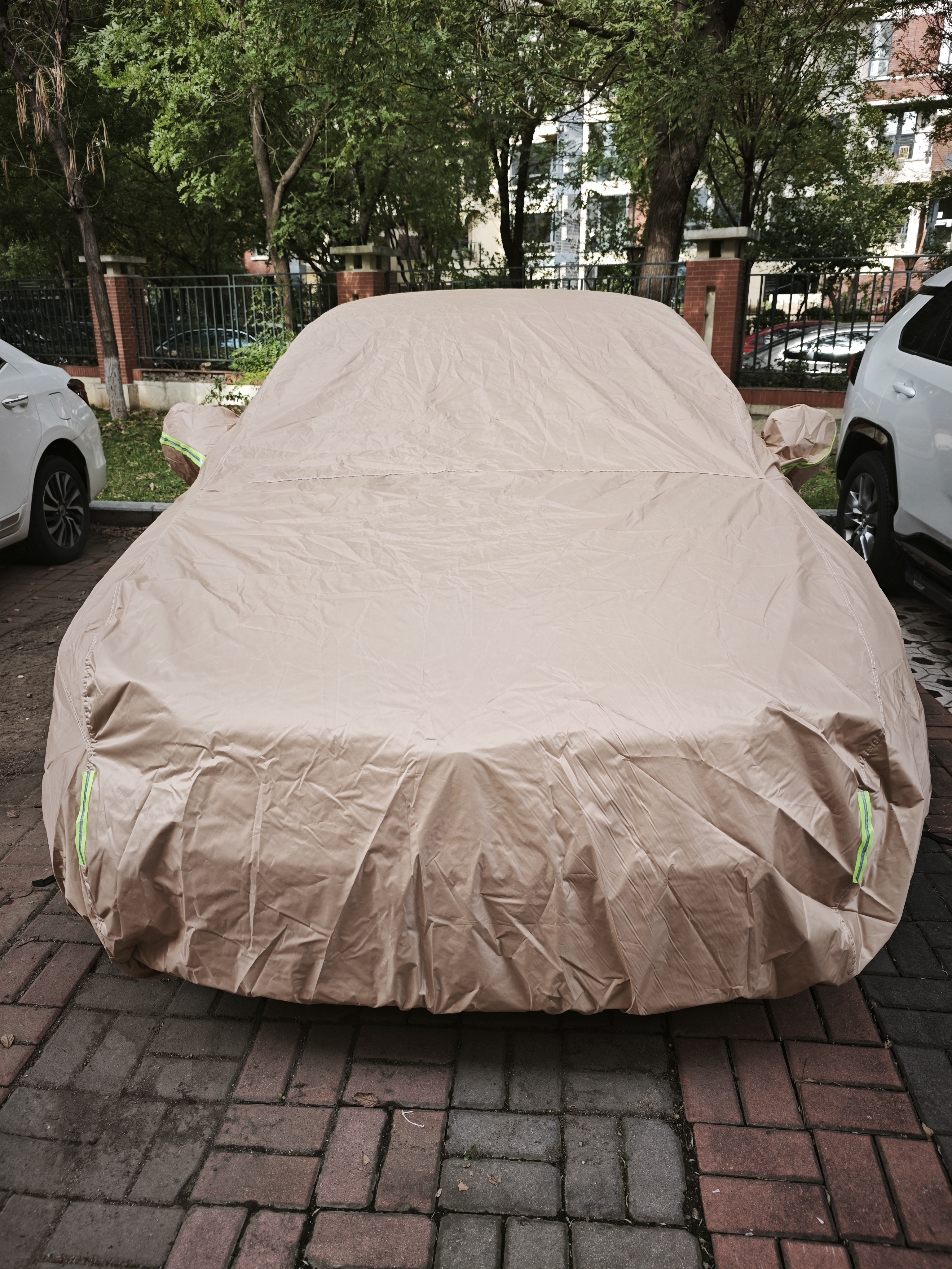 金雨保牛津布汽车车衣车罩防晒防雨隔热防尘加厚遮阳车套外全罩通用四季 人气热销【香槟咖】600D高密度牛津布+送收纳袋 三层加厚款*四季可用【防暴晒防雨防冰雹抗大风】 实拍图