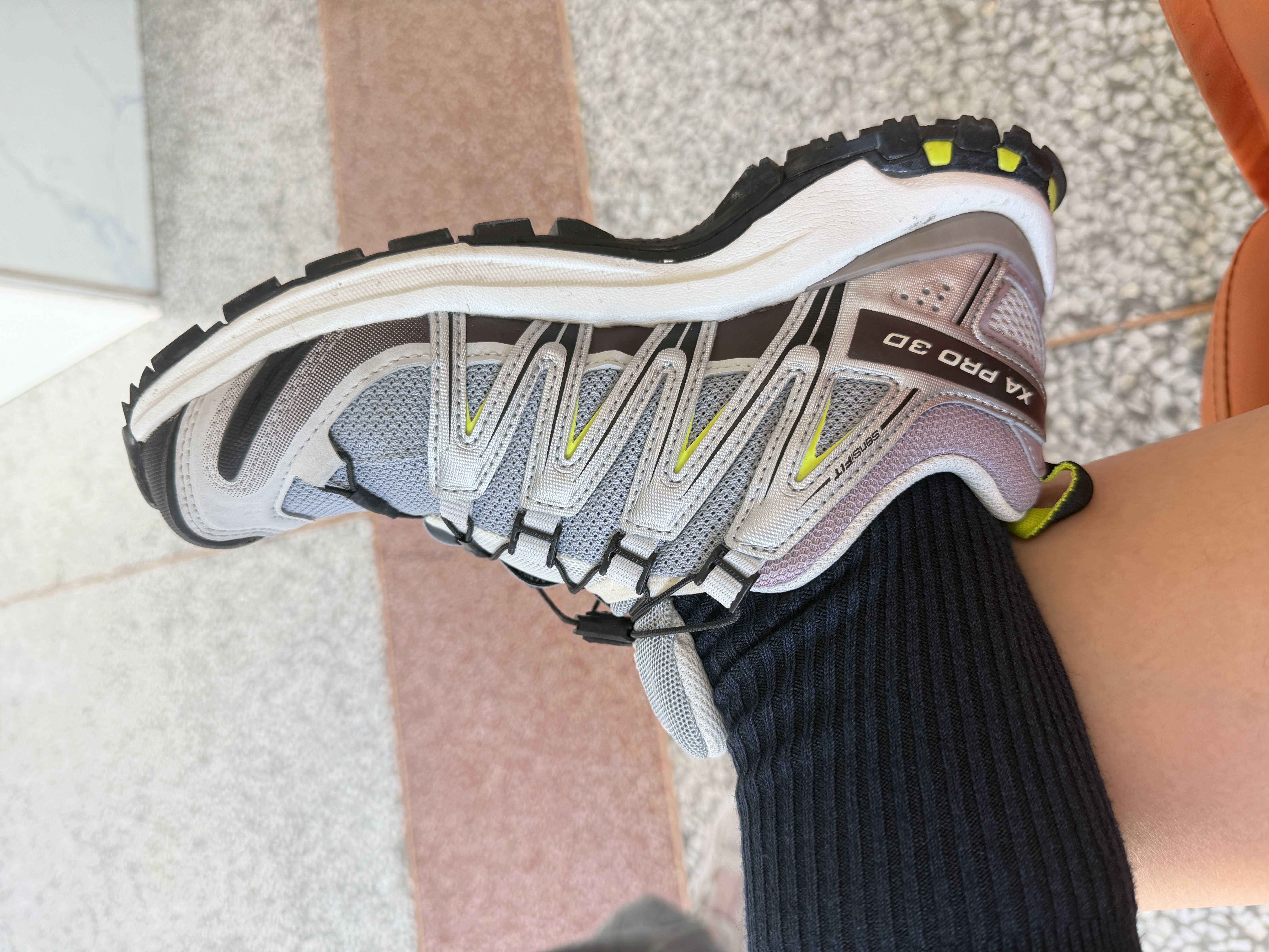 萨洛蒙（Salomon）XA PRO 3D 26新款休闲运动低帮男女同款训练运动跑步鞋416175 沙场灰412322 新款没鞋底字母（鞋身偏窄可买大半码） 36.5 实拍图