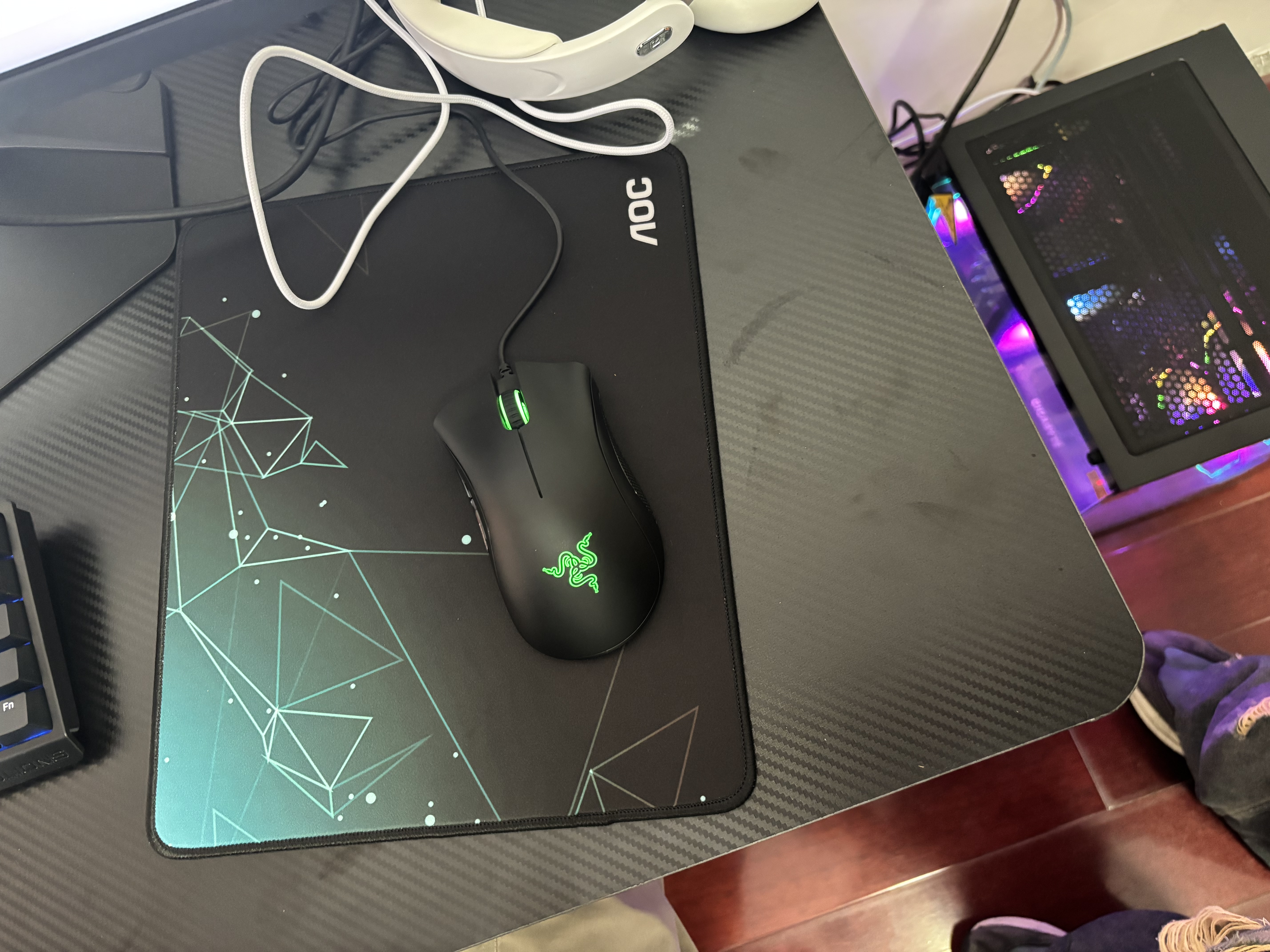 雷蛇（Razer）炼狱蝰蛇标准版有线鼠标 人体工学 电竞游戏 右手通用型 吃鸡/LOL/CSGO游戏鼠标 黑色 实拍图