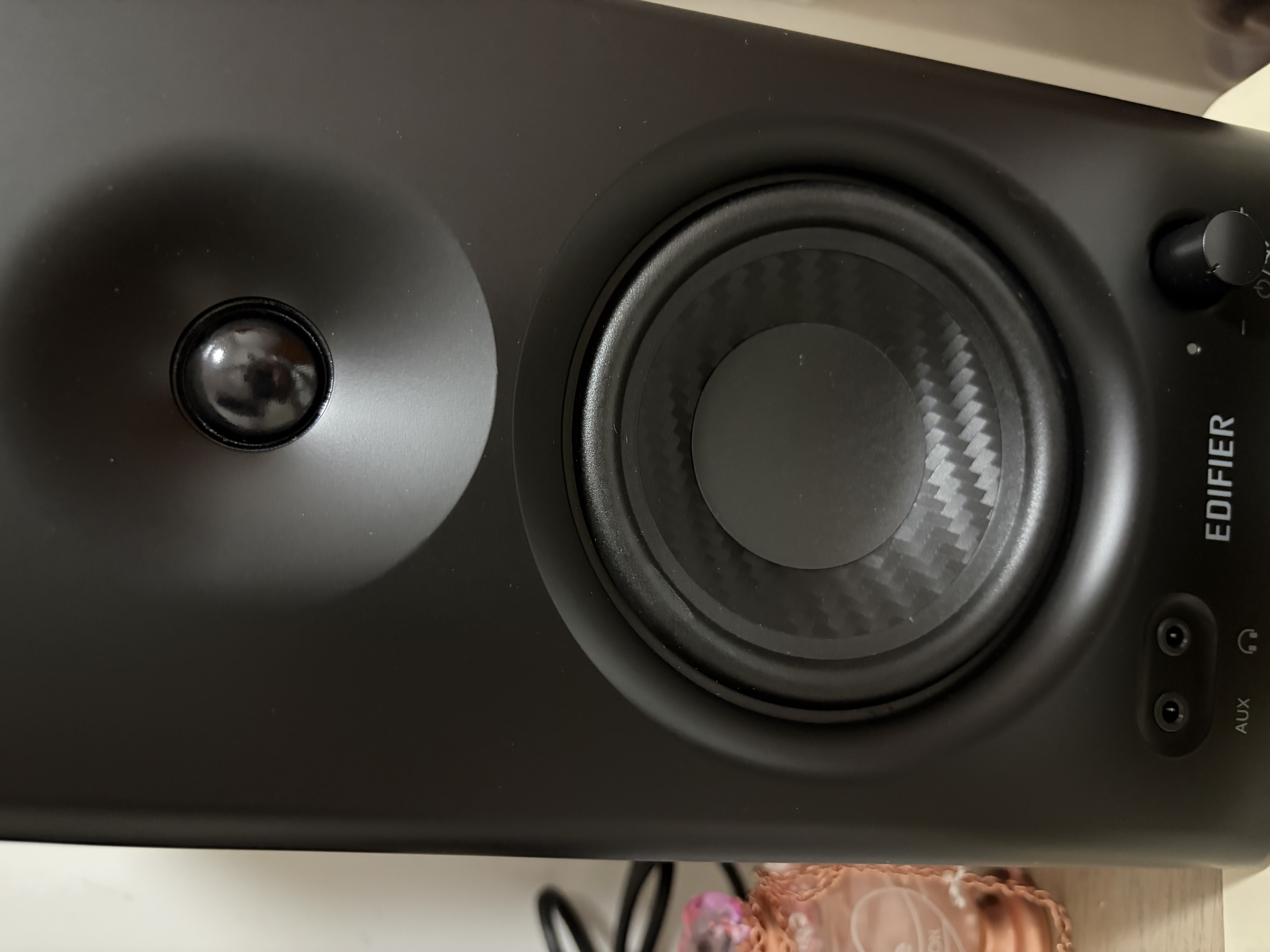 漫步者（EDIFIER）MR4 有源监听2.0音箱 HIFI音质 高保真 多媒体电脑电视音响 桌面音响 黑色 实拍图