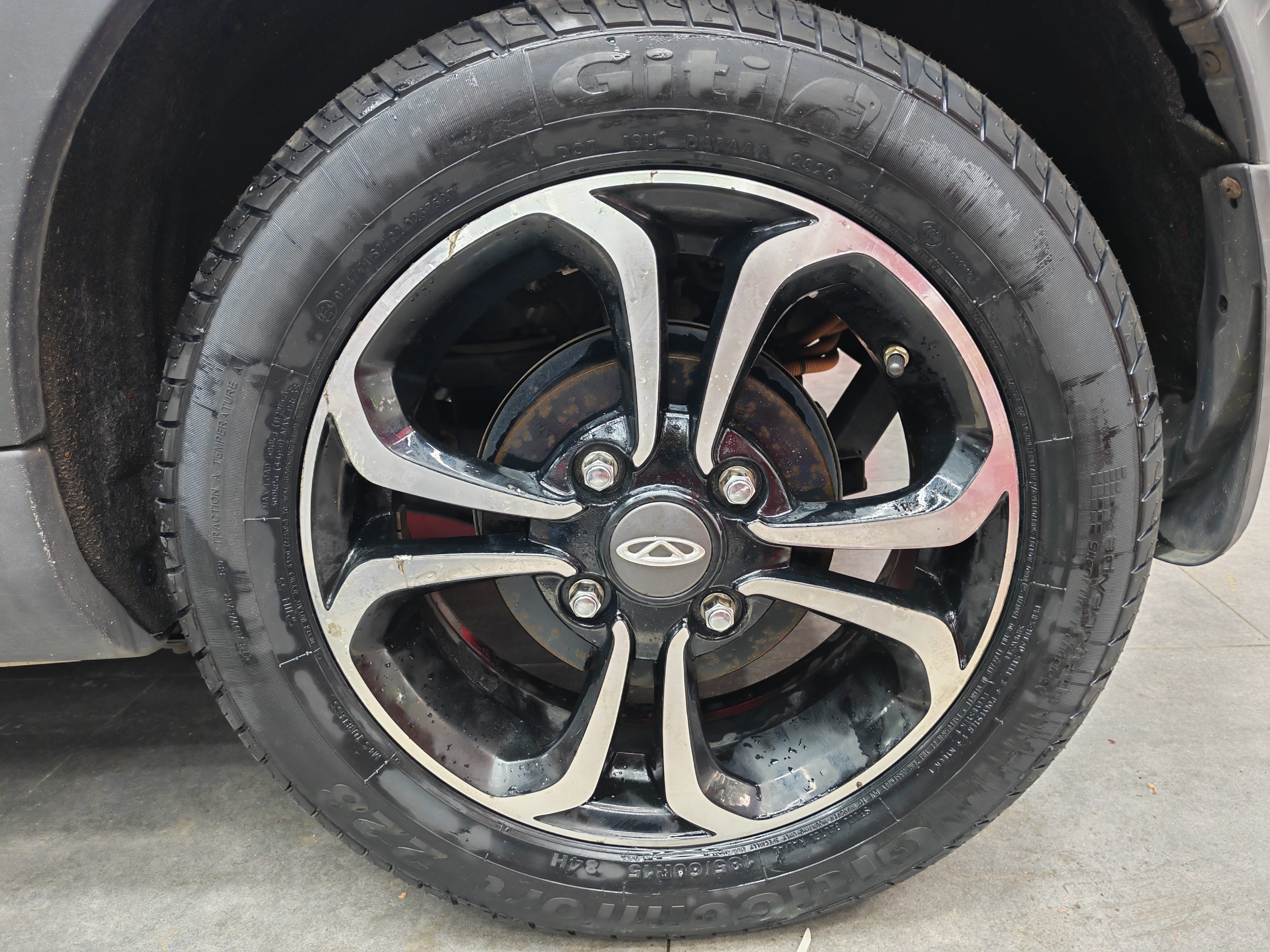 佳通轮胎(Giti)轮胎185/60R15 84H 228 适配 丰田致炫/捷达/桑塔纳 实拍图