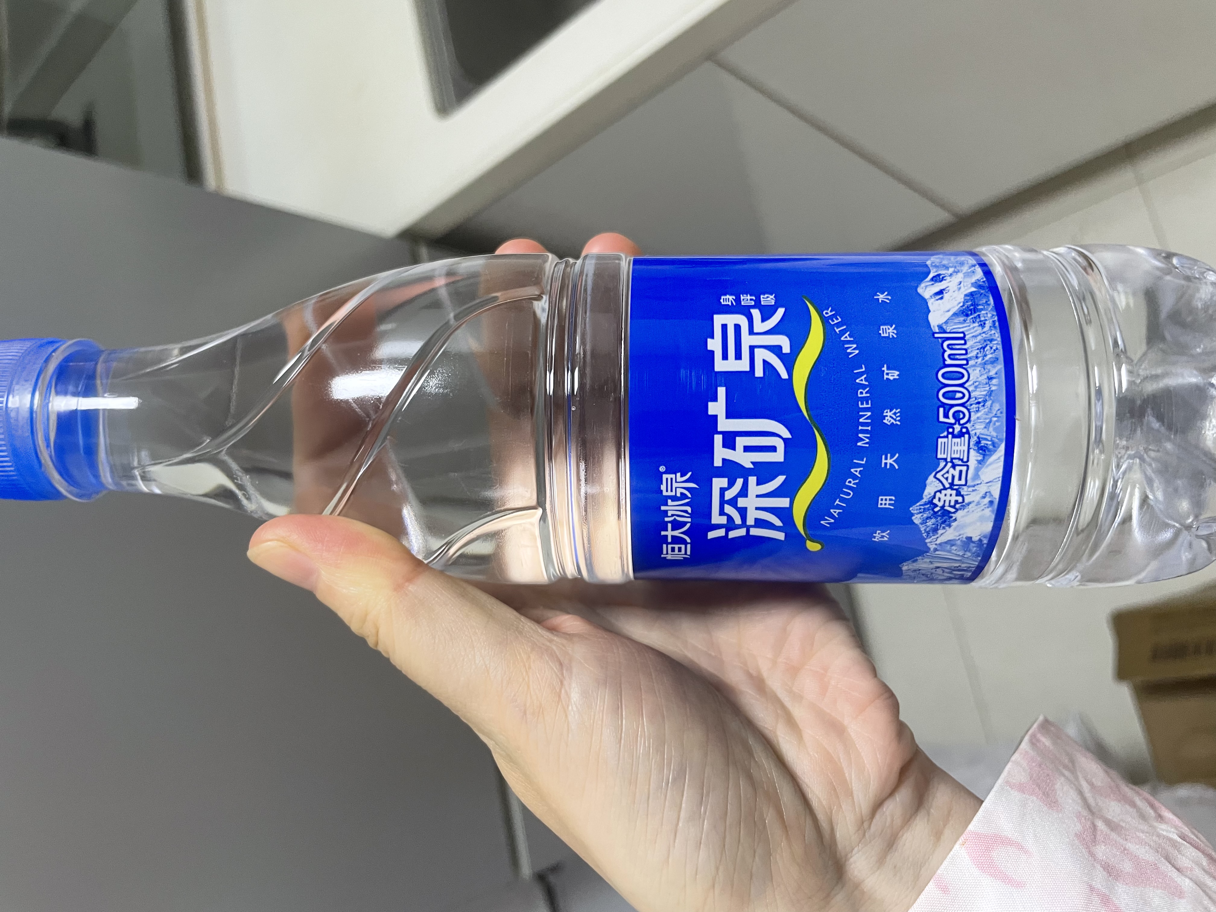 恒大冰泉 深矿泉饮用天然矿泉水 500ml*24瓶 整箱装 非纯净水热门商品 实拍图