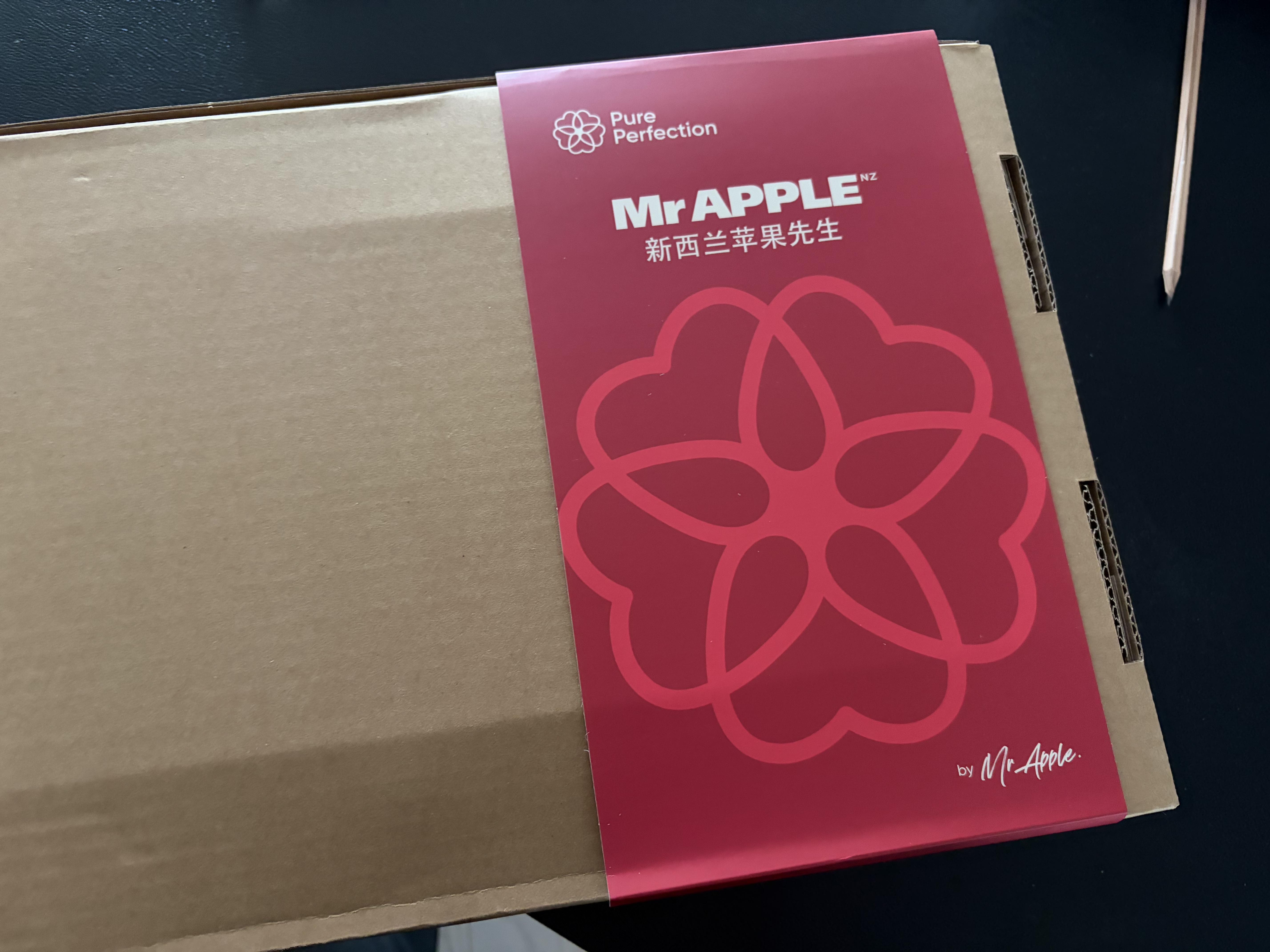 苹果先生Mr Apple 新西兰皇后红玫瑰苹果12粒礼盒 单果150g起 源头直发  实拍图