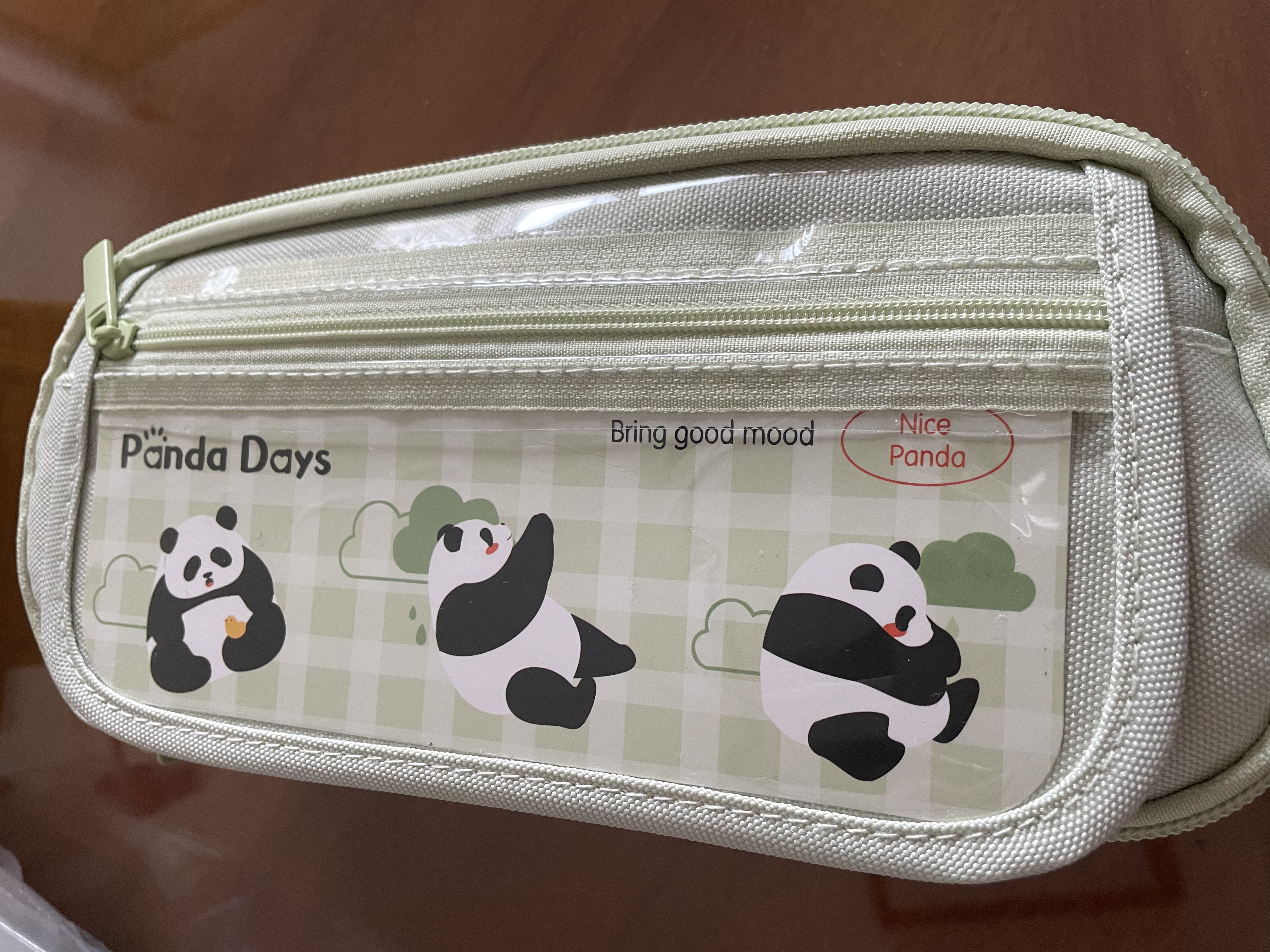 得力（deli）熊猫痛包学生笔袋 简约双拉链大容量铅笔盒多功能文具收纳袋 男孩女孩礼物绿BC435开学文具礼物 实拍图