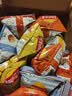 乐事（Lay's）薯片休闲零食膨化食品 135/104/90克经典原味零食 多种混合口味 得克萨斯烧烤味135克 实拍图