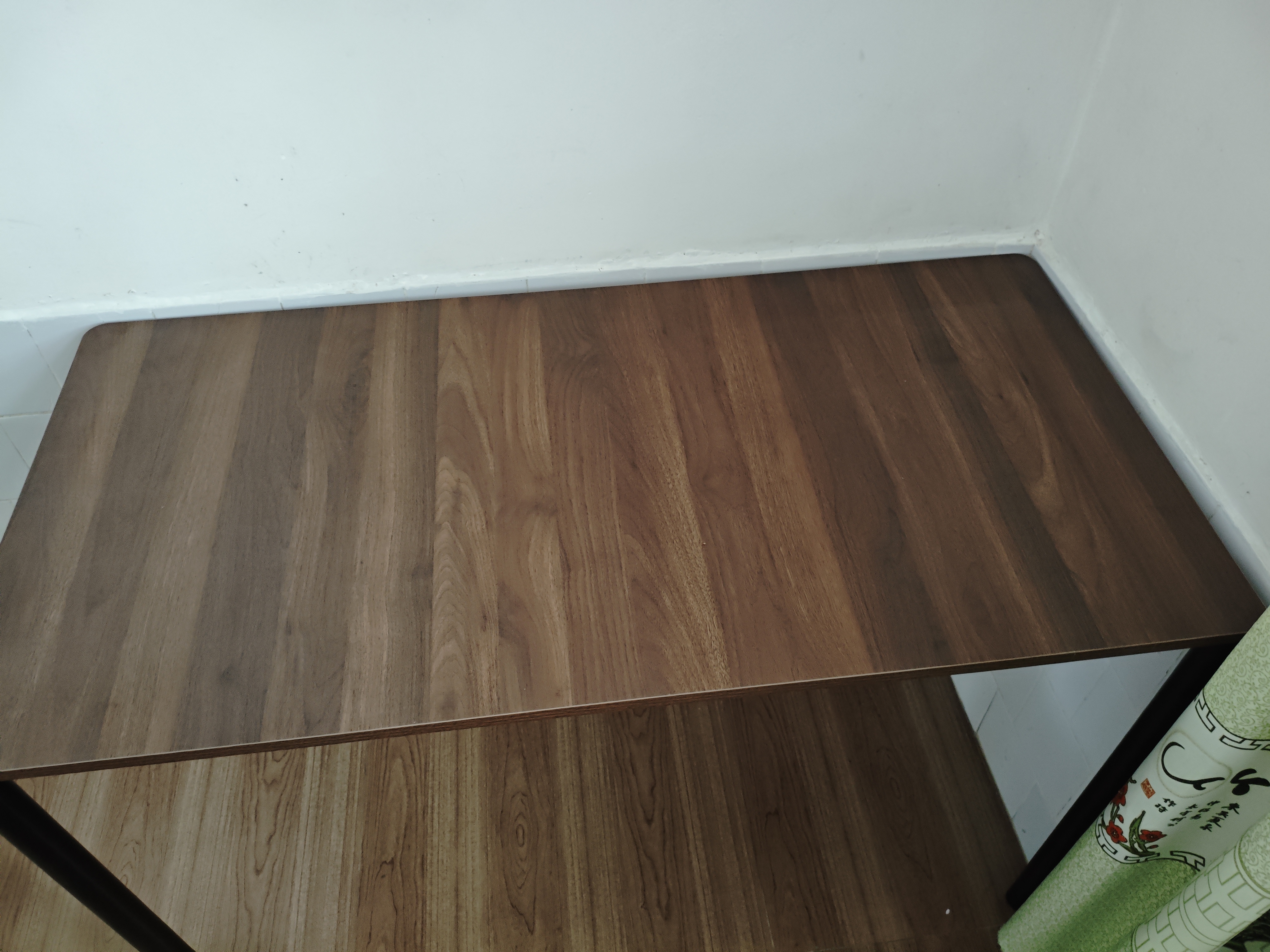 京东京造万象桌电脑桌家用桌书桌学习桌办公桌实木胡桃木色120*60cm 实拍图
