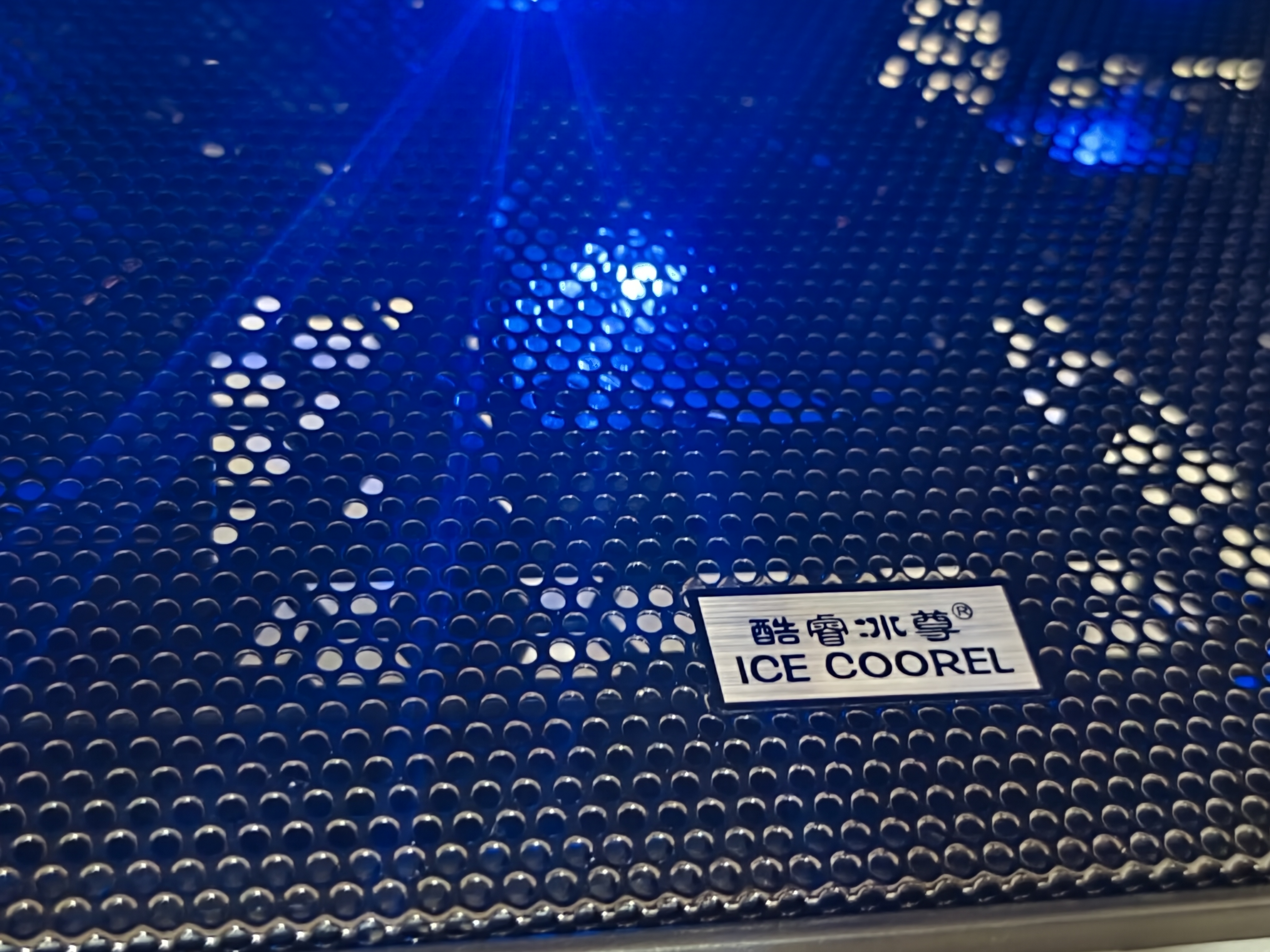 酷睿冰尊（ICE COOREL）笔记本散热器游戏本散热支架拯救者小新机械革命极光蛟龙笔记本通用兼容17.3英寸 实拍图